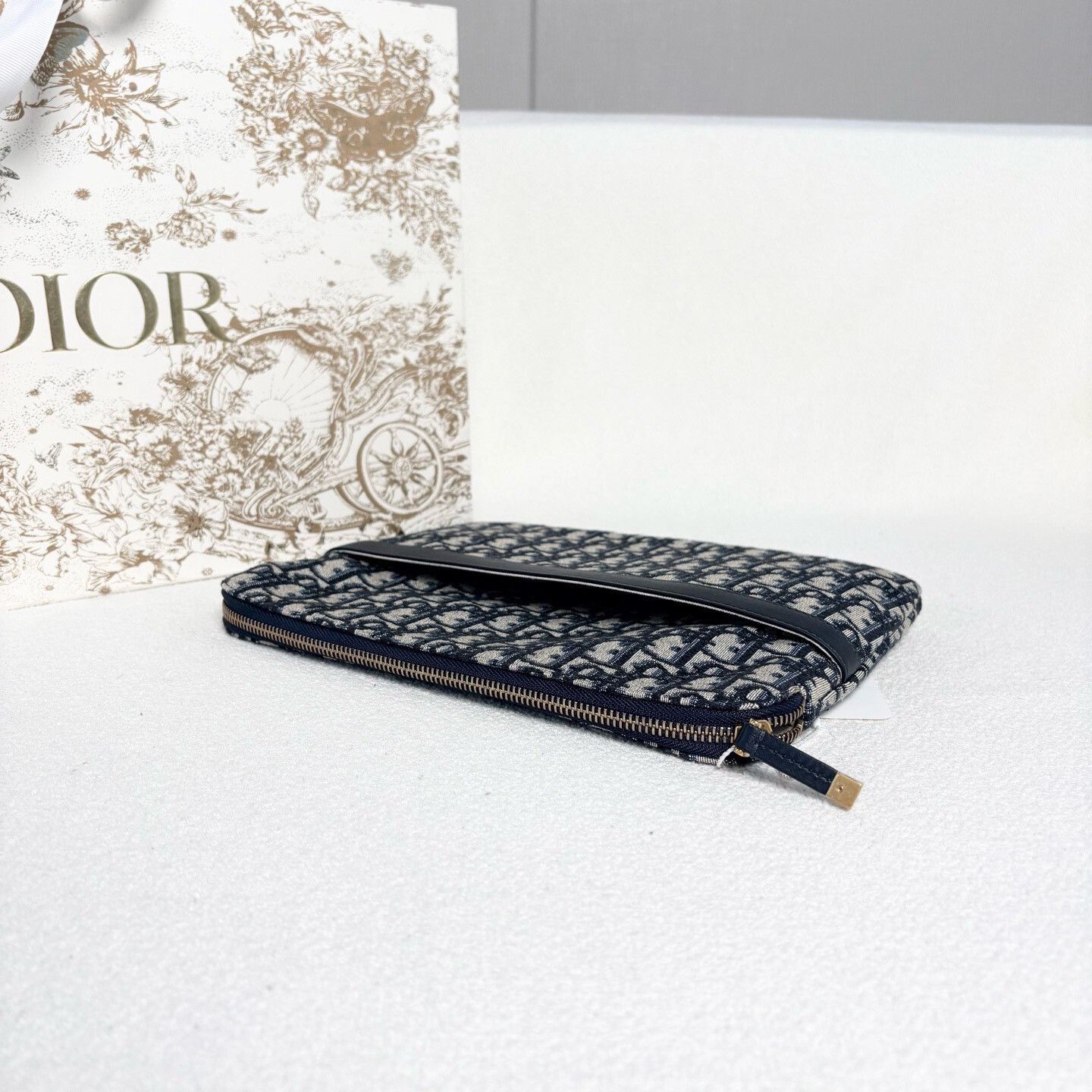 Dior Pre-loved Bag Very good condition Size ONE SIZE - 9 Thumbnail