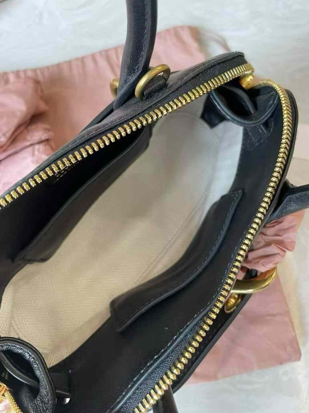 Miu Miu Pre-loved Bag Very good condition Size ONE SIZE - 5 Thumbnail
