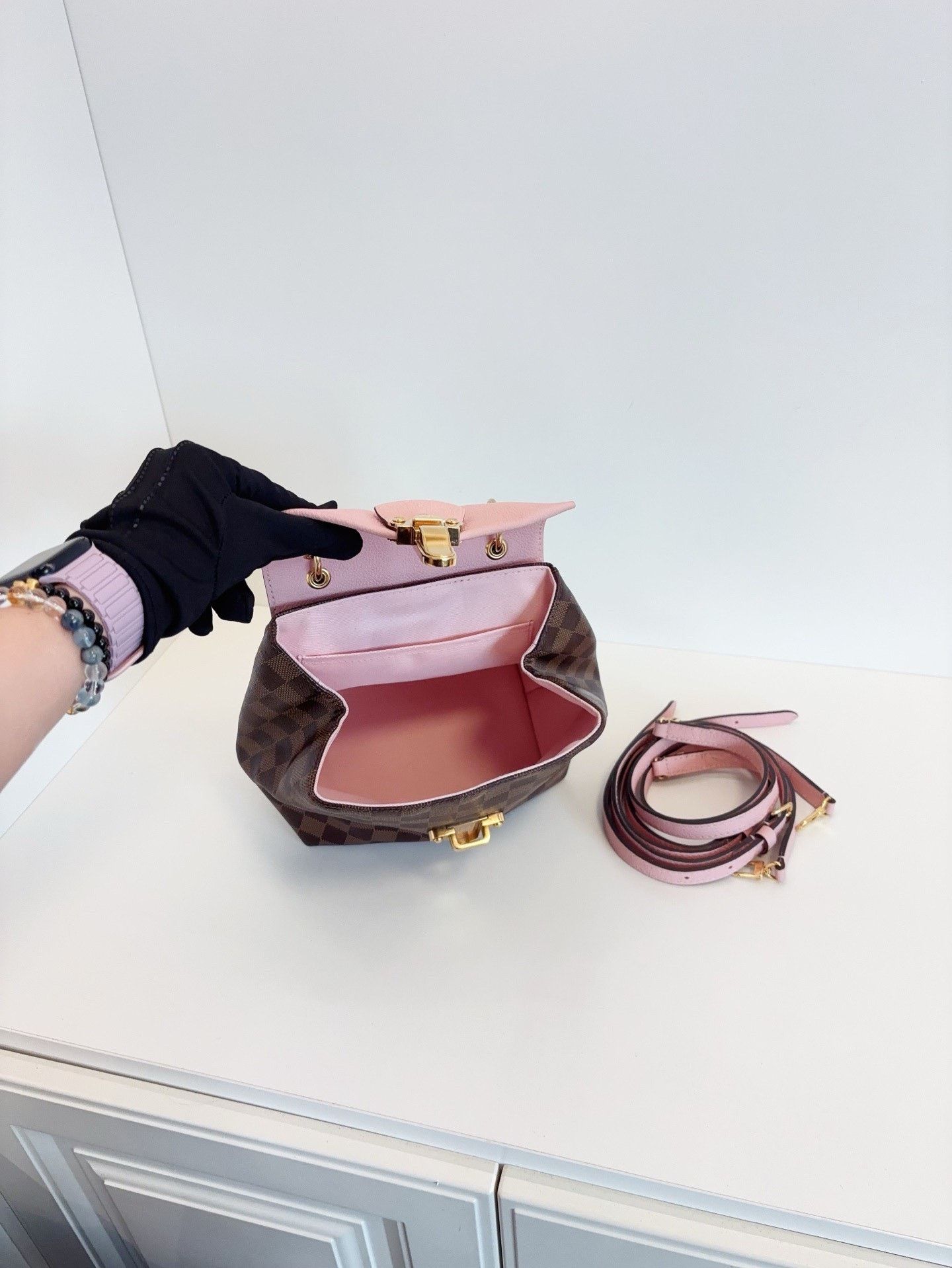Louis Vuitton Pre-loved Bag Very good condition Size ONE SIZE - 8 Thumbnail