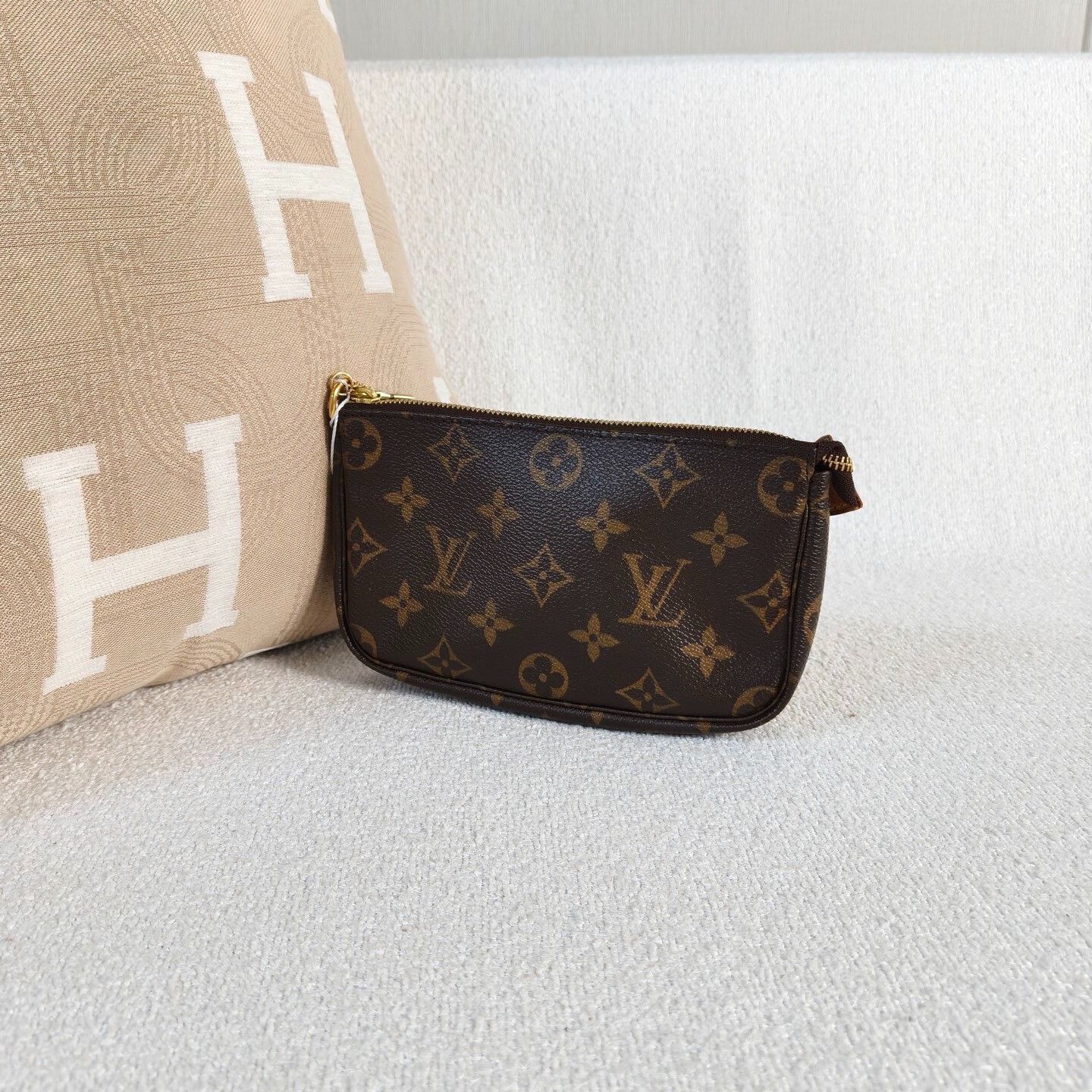 Louis Vuitton Pre-loved Bag Very good condition Size ONE SIZE - 4 Thumbnail