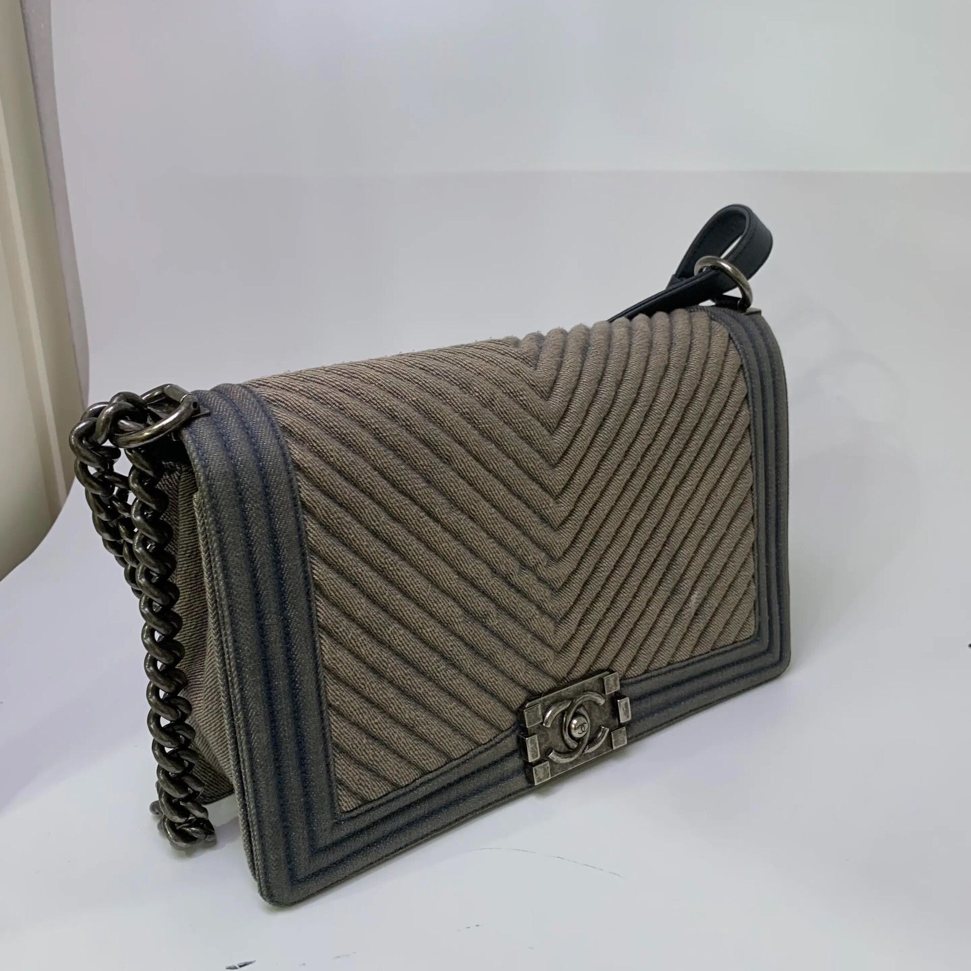 Chanel Pre-loved Bag Very good condition Size ONE SIZE - 4 Thumbnail