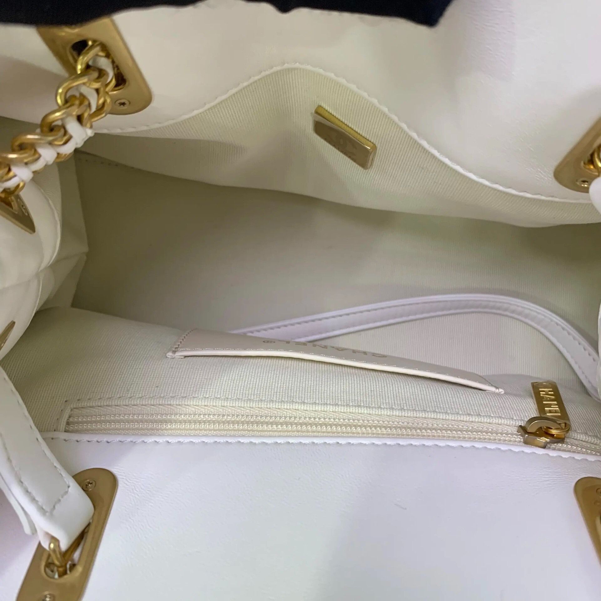 Chanel Pre-loved Bag Very good condition Size ONE SIZE - 8 Thumbnail