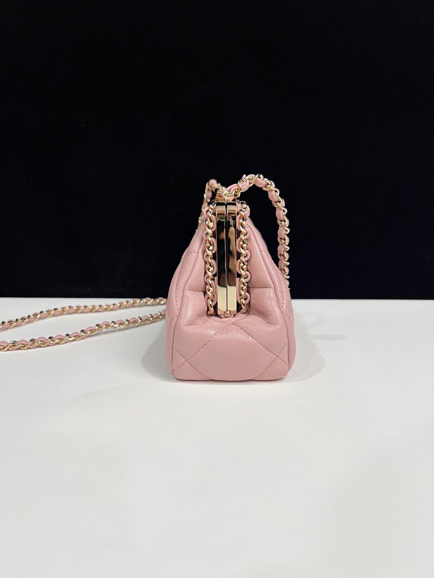 Chanel Pre-loved Bag Very good condition Size ONE SIZE - 5 Thumbnail