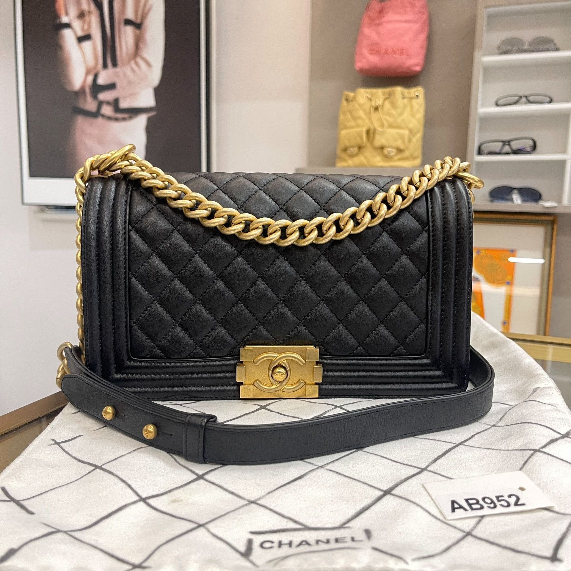 Chanel Pre-loved Bag Very good condition Size ONE SIZE - 2 Thumbnail