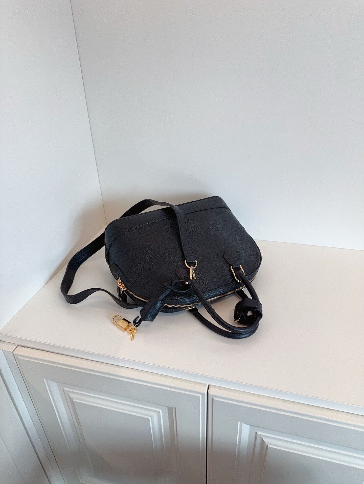 Louis Vuitton Pre-loved Bag Very good condition Size ONE SIZE - 7 Thumbnail