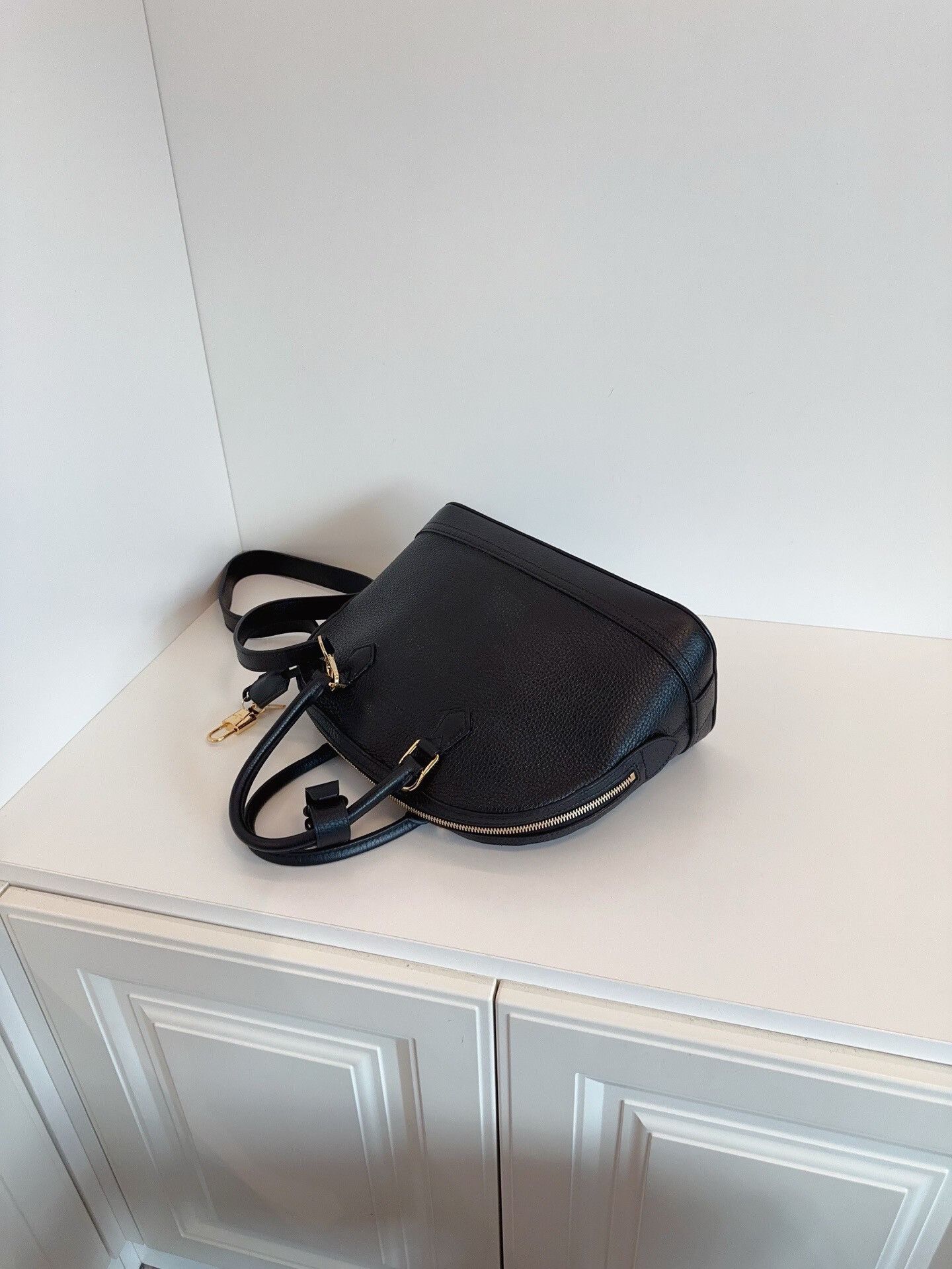 Louis Vuitton Pre-loved Bag Very good condition Size ONE SIZE - 8 Thumbnail