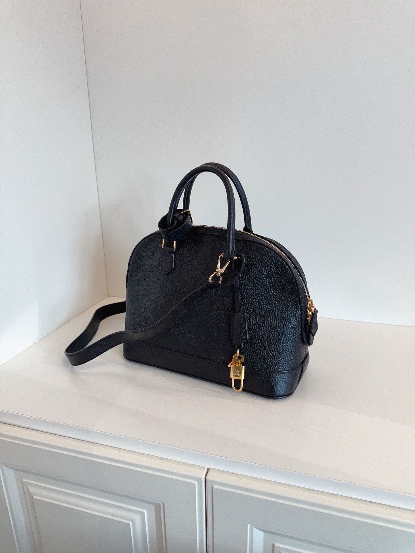 Louis Vuitton Pre-loved Bag Very good condition Size ONE SIZE - 4 Thumbnail