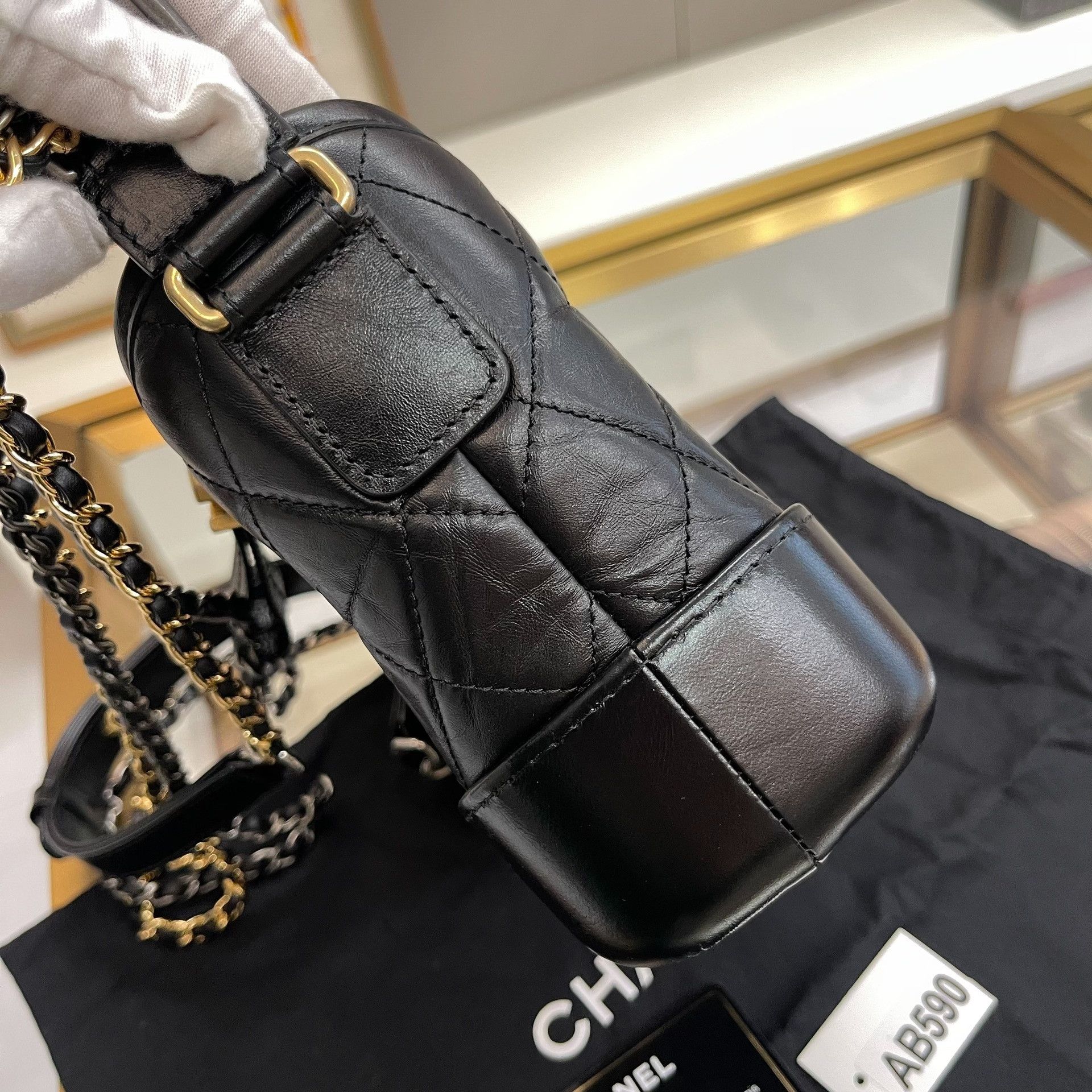 Chanel Pre-loved Bag Very good condition Size ONE SIZE - 4 Thumbnail