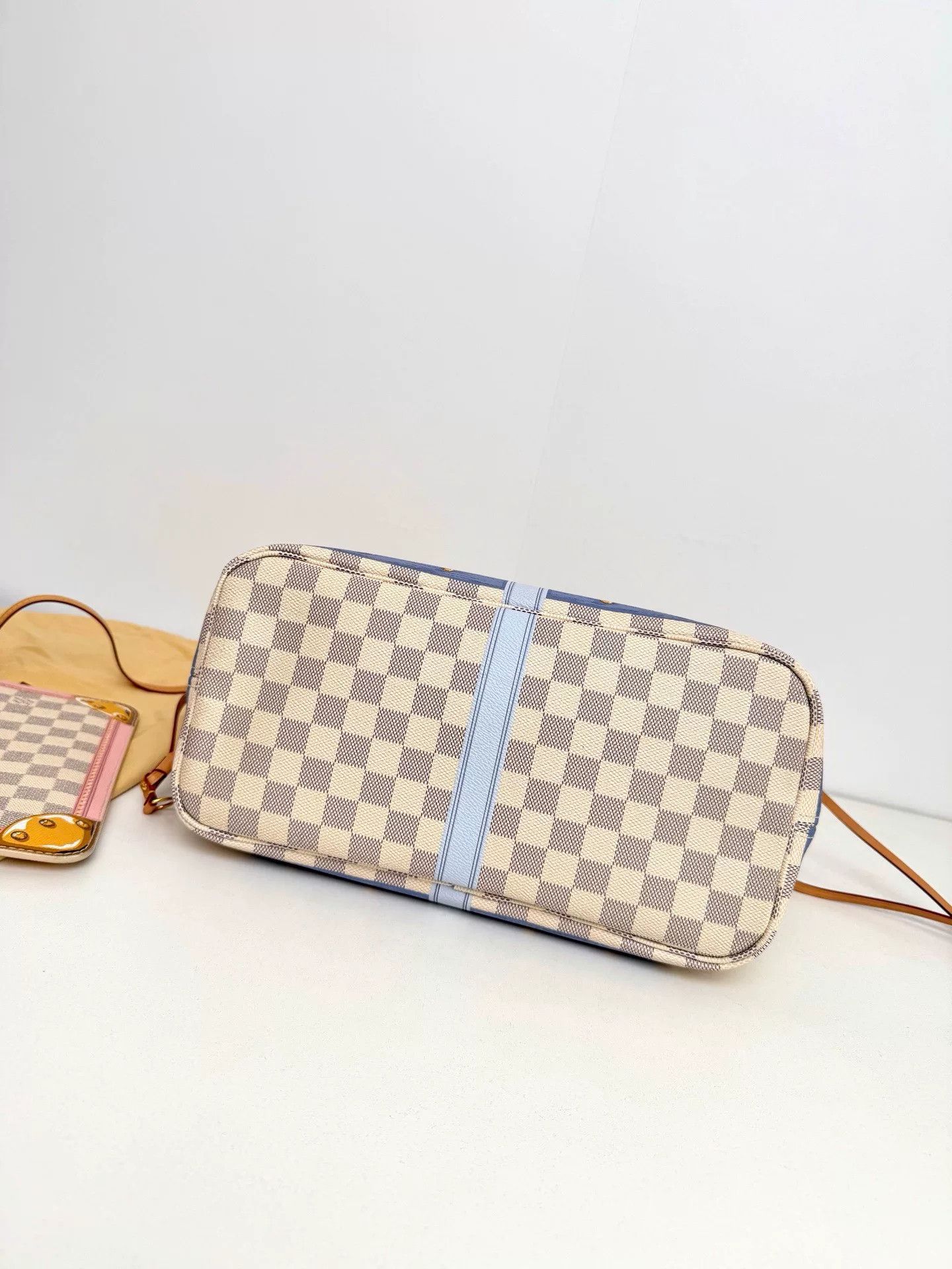 Louis Vuitton Pre-loved Bag Very good condition Size ONE SIZE - 4 Thumbnail