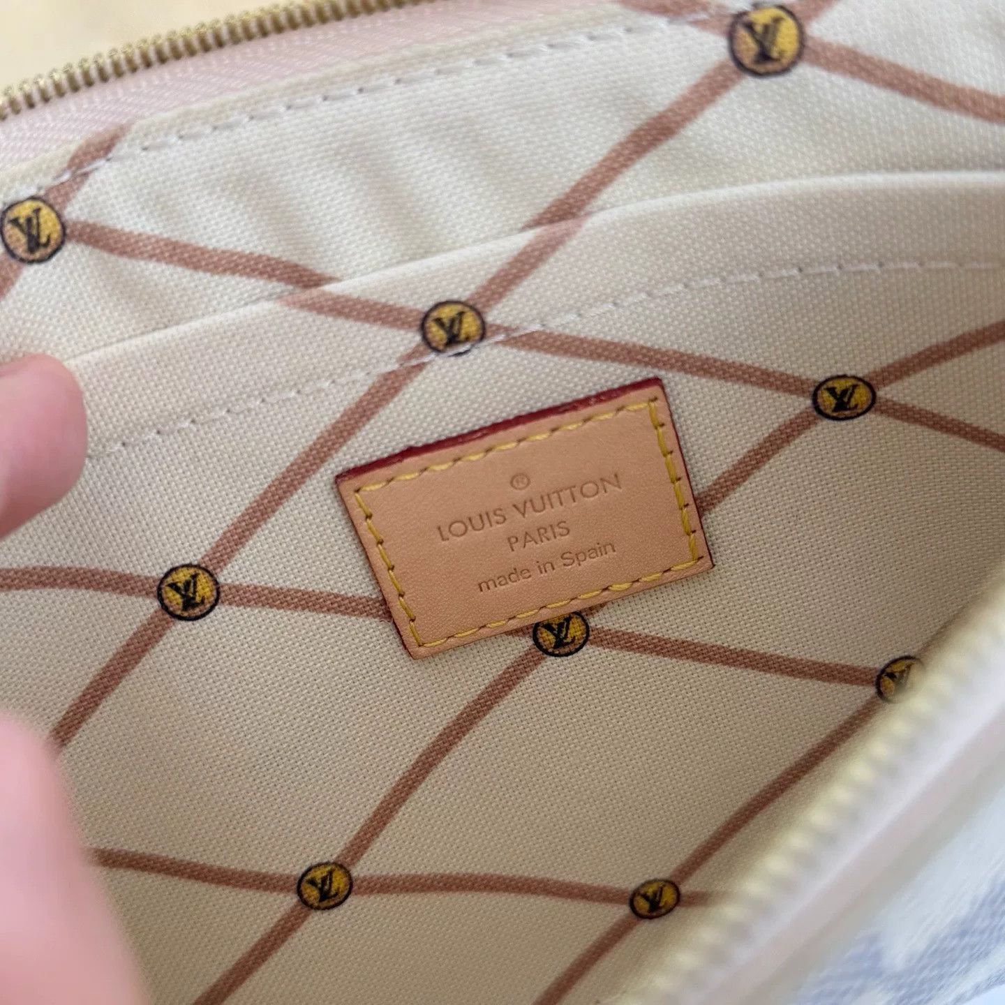 Louis Vuitton Pre-loved Bag Very good condition Size ONE SIZE - 6 Thumbnail