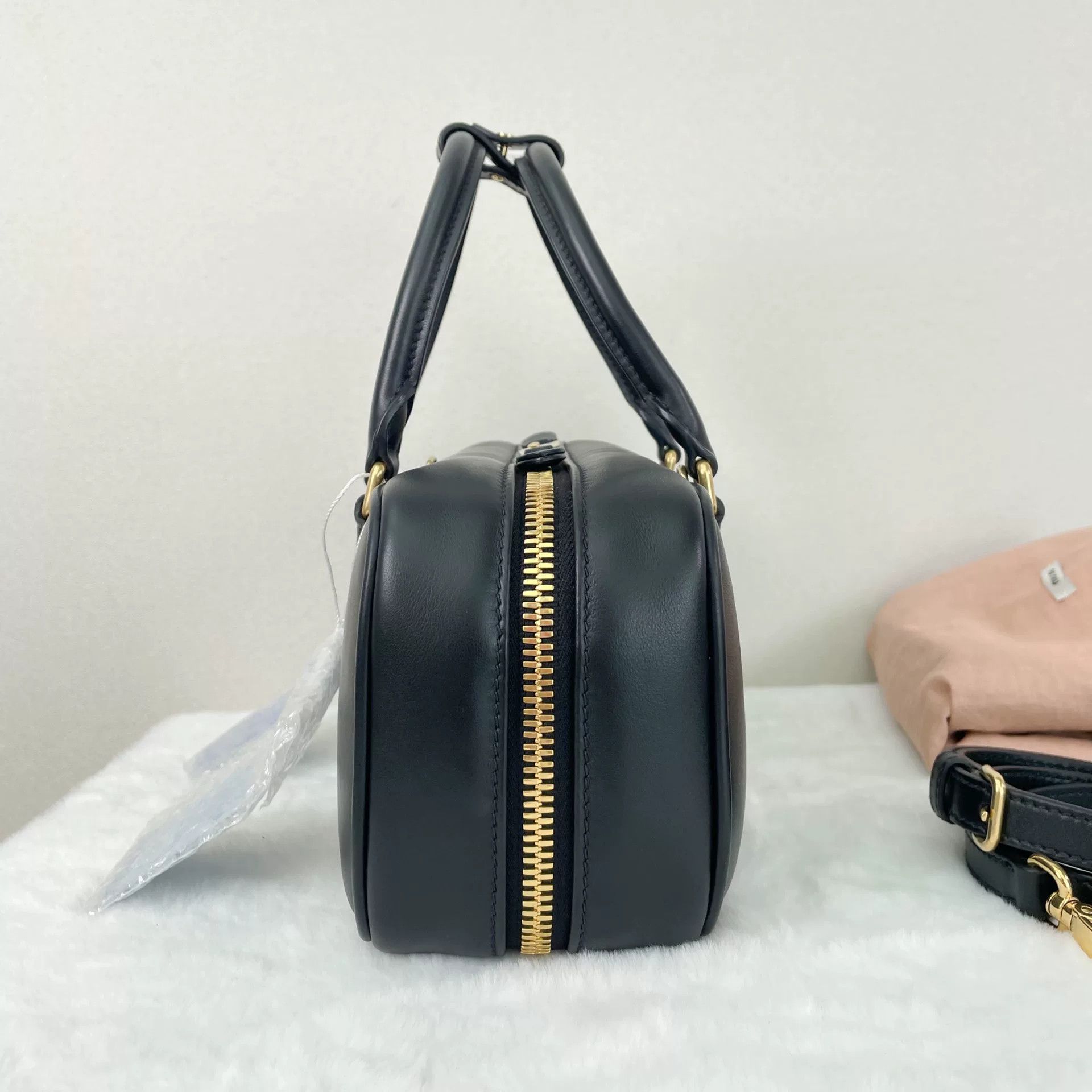 Miu Miu Pre-loved Bag Very good condition Size ONE SIZE - 4 Thumbnail
