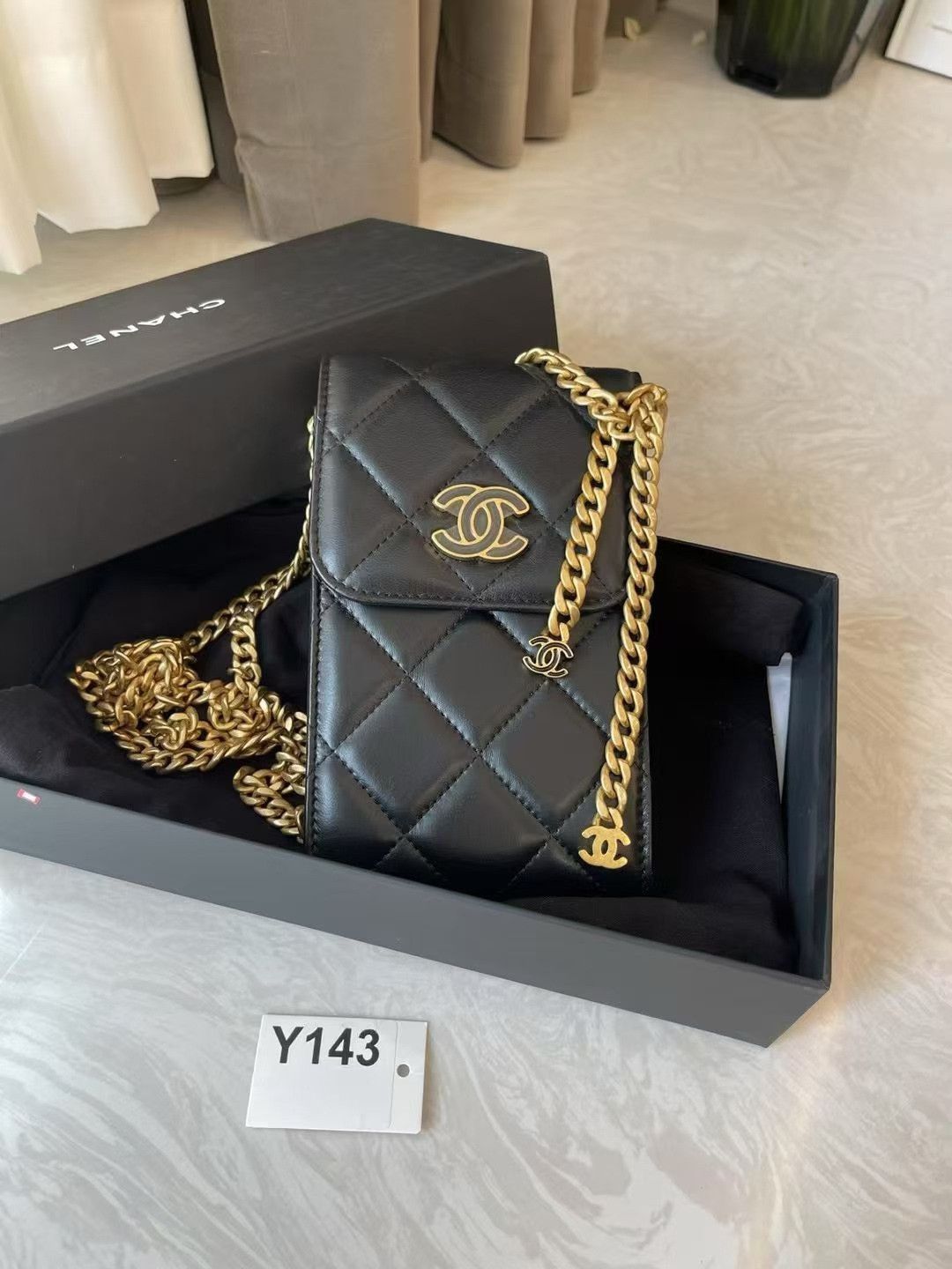 Chanel Pre-loved Bag Very good condition Size ONE SIZE - 3 Thumbnail
