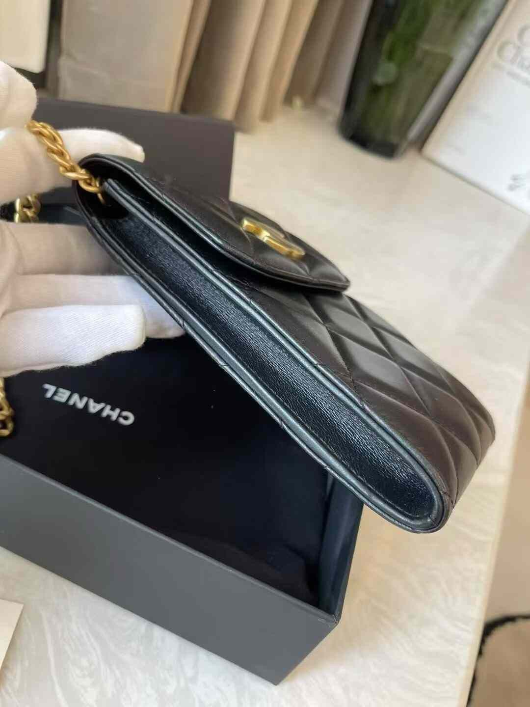 Chanel Pre-loved Bag Very good condition Size ONE SIZE - 5 Thumbnail