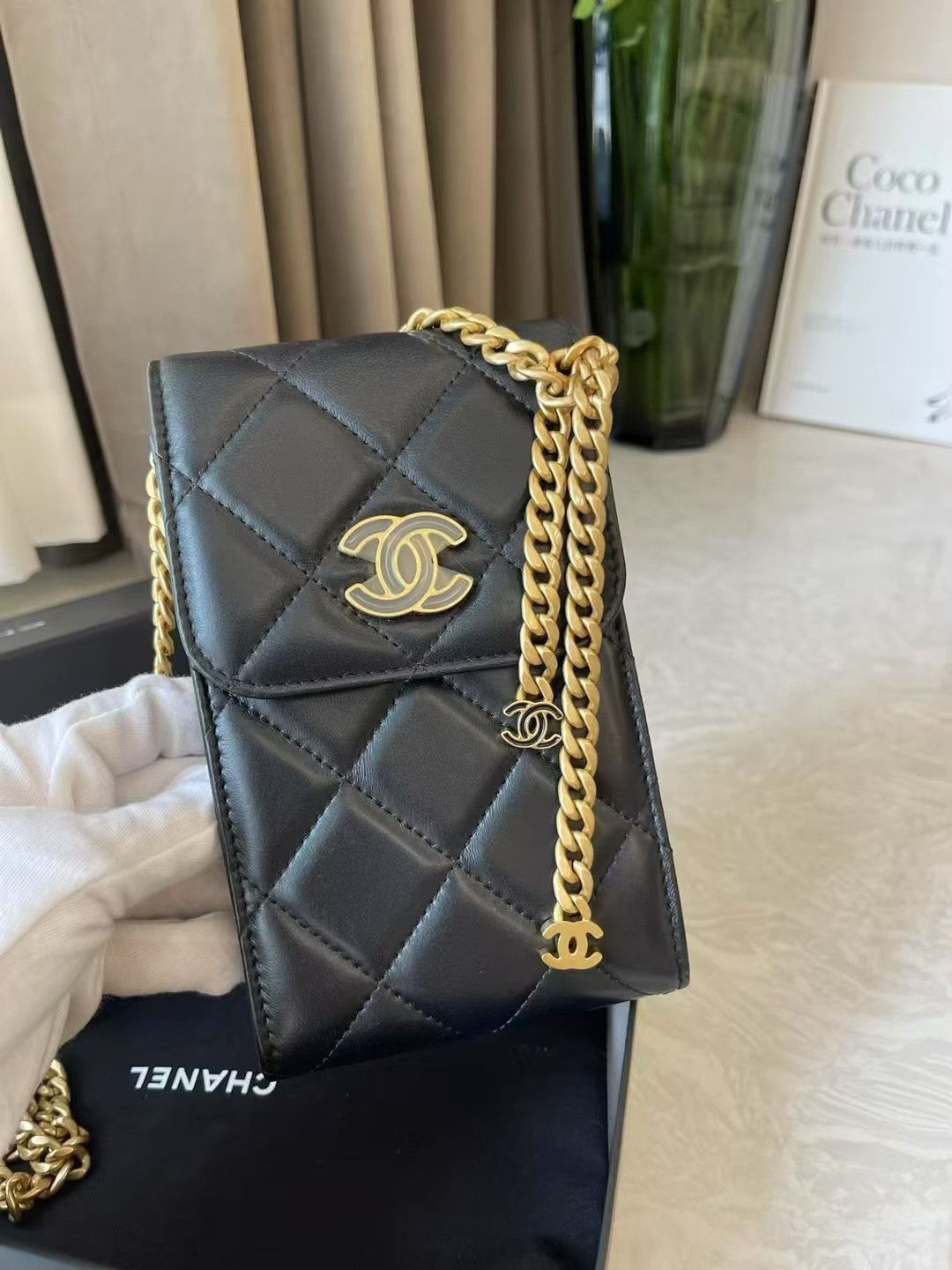 Chanel Pre-loved Bag Very good condition Size ONE SIZE - 4 Thumbnail