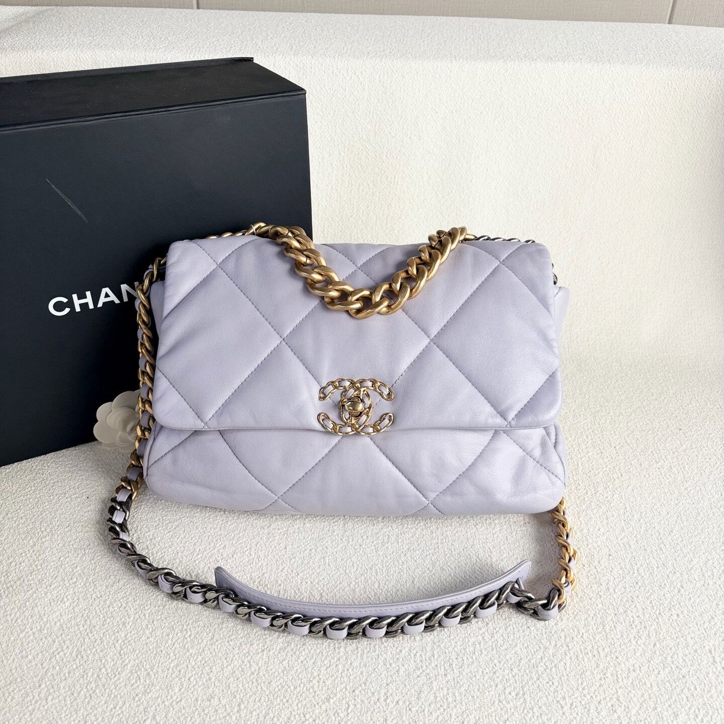 Chanel Pre-loved Bag Very good condition Size ONE SIZE - 2 Thumbnail