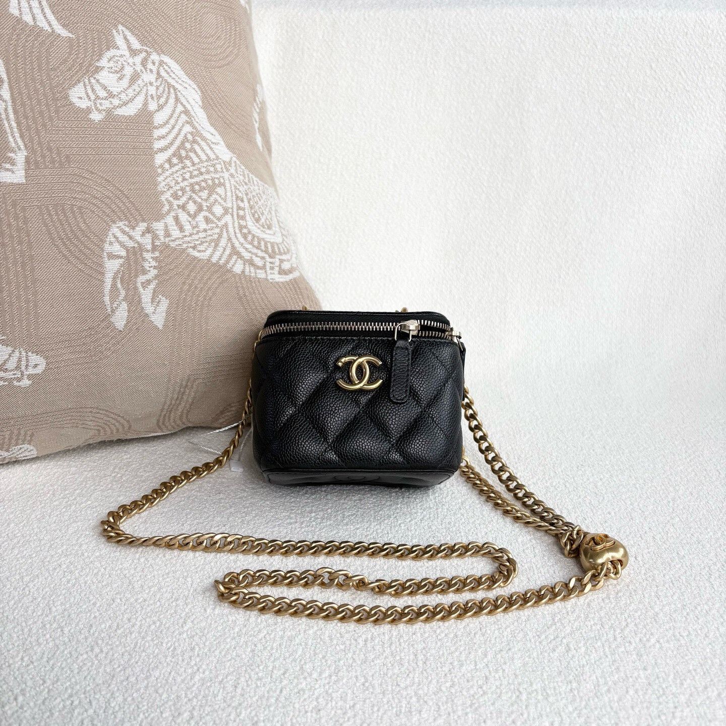 Chanel Pre-loved Bag Very good condition Size ONE SIZE - 2 Thumbnail