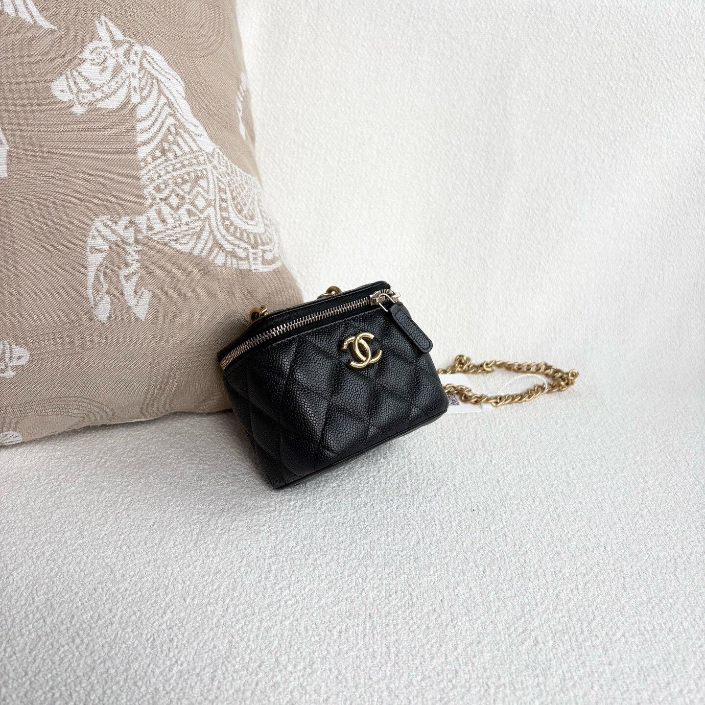 Chanel Pre-loved Bag Very good condition Size ONE SIZE - 4 Thumbnail