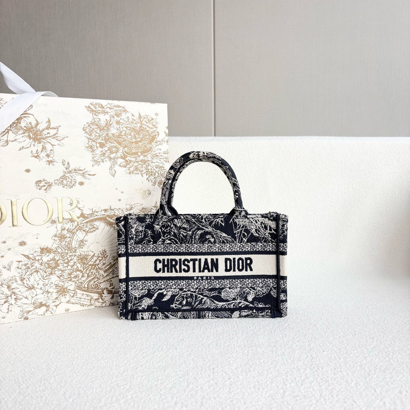 Dior Pre-loved Bag Very good condition Size ONE SIZE - 2 Thumbnail
