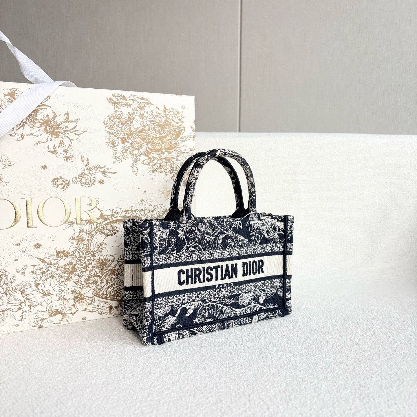 Dior Pre-loved Bag Very good condition Size ONE SIZE - 4 Thumbnail