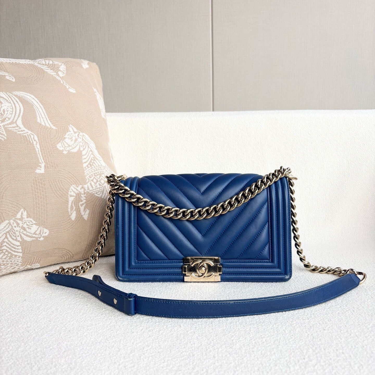 Chanel Pre-loved Bag Very good condition Size ONE SIZE - 2 Thumbnail
