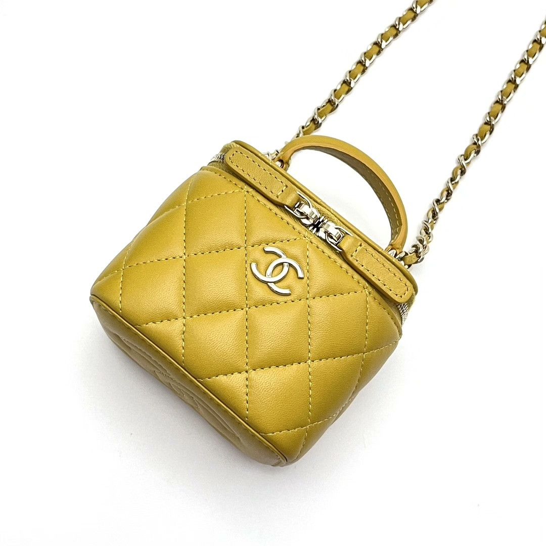 Chanel Pre-loved Bag Very good condition Size ONE SIZE - 4 Thumbnail