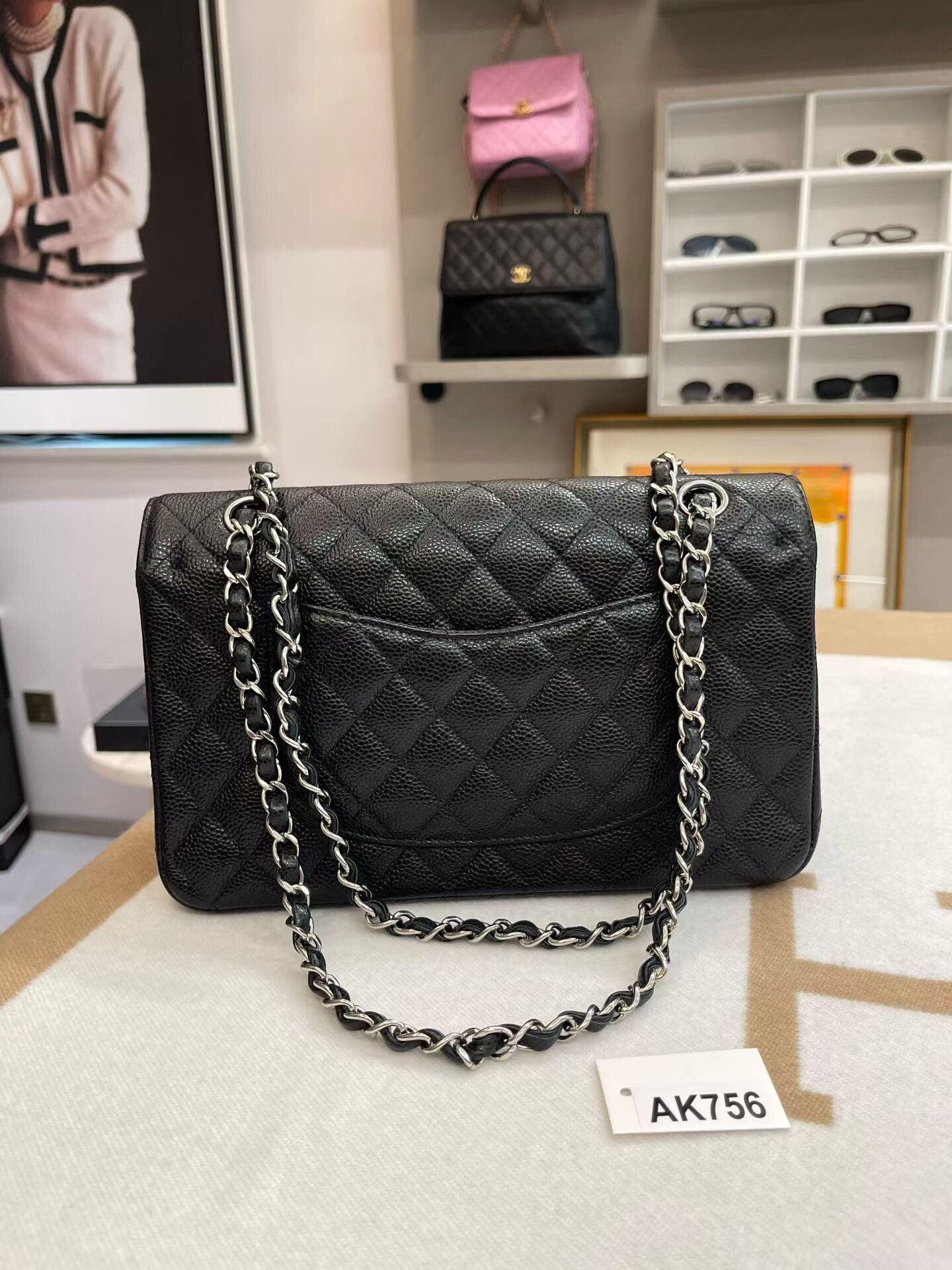 Chanel Pre-loved Bag Very good condition Size ONE SIZE - 4 Thumbnail