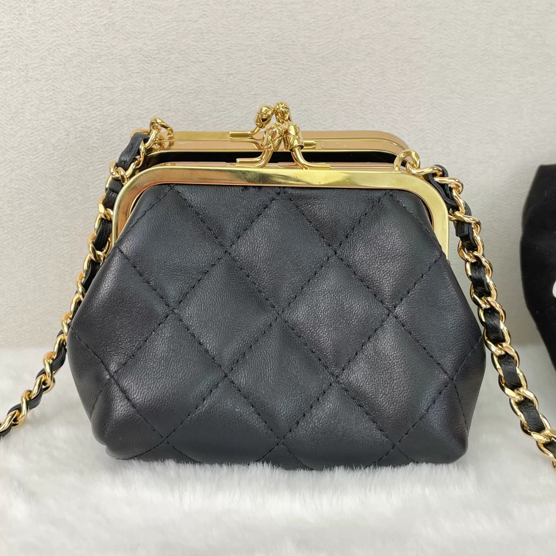 Chanel Pre-loved Bag Very good condition Size ONE SIZE - 9 Thumbnail