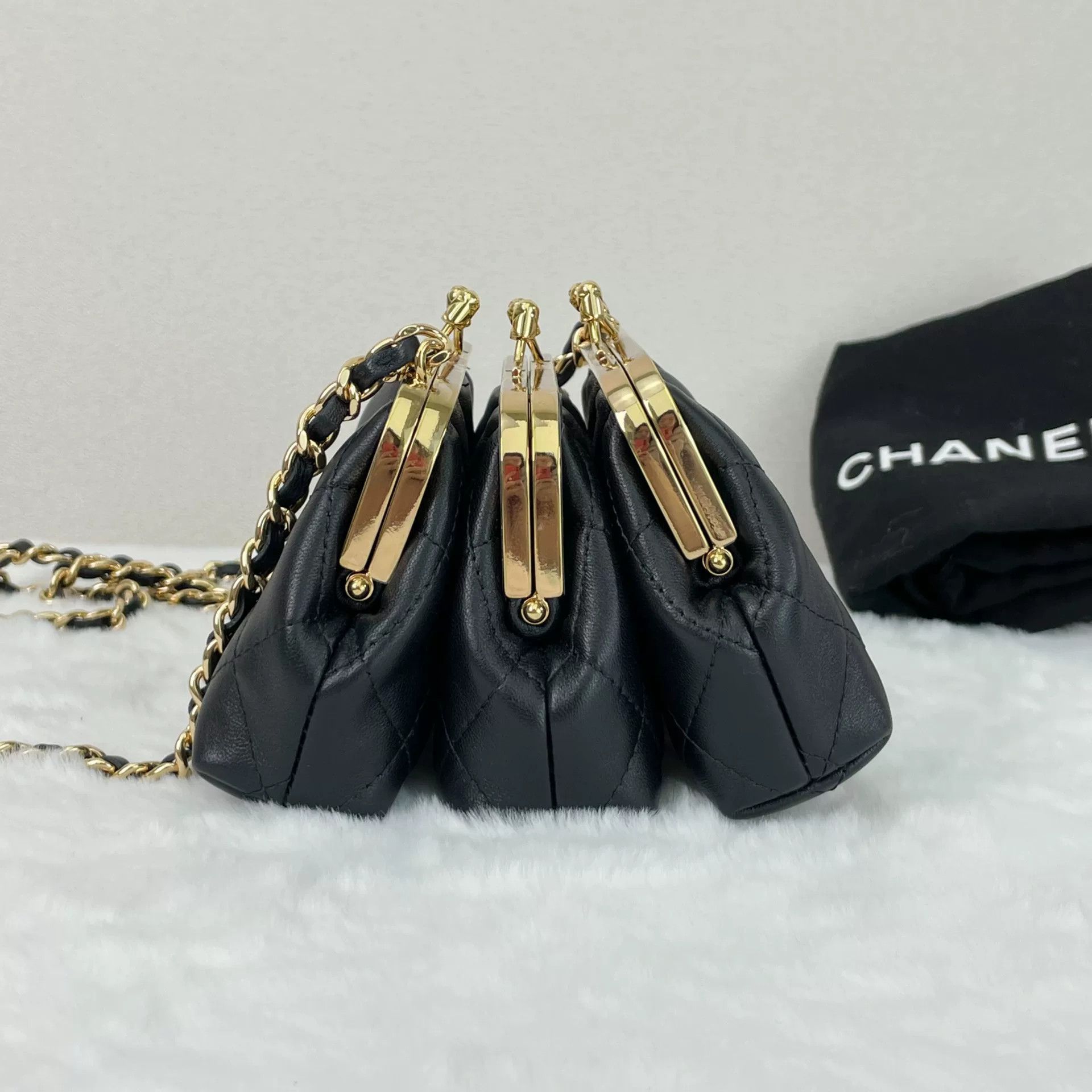 Chanel Pre-loved Bag Very good condition Size ONE SIZE - 3 Thumbnail