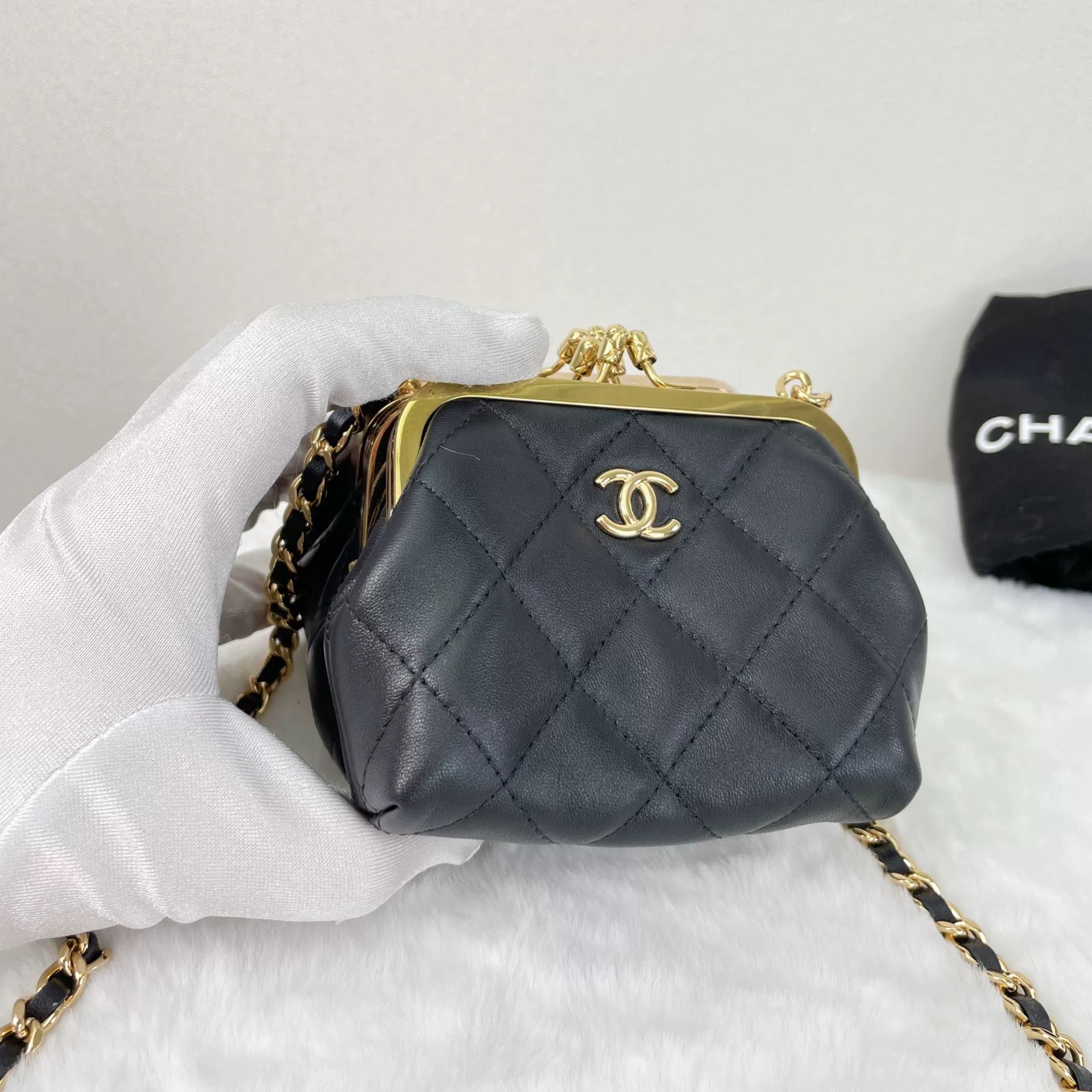 Chanel Pre-loved Bag Very good condition Size ONE SIZE - 8 Thumbnail