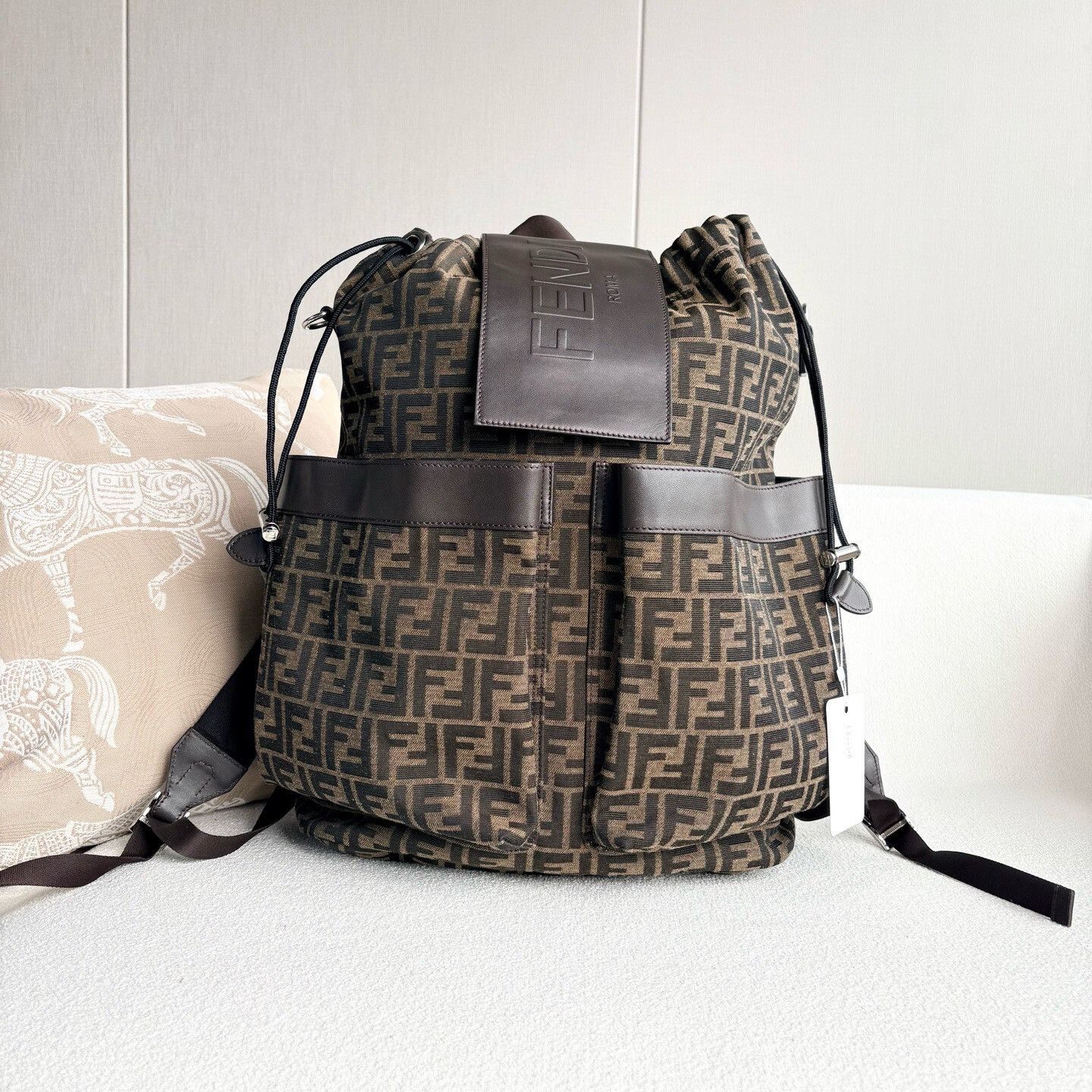 Fendi Pre-loved Bag Very good condition Size ONE SIZE - 2 Thumbnail