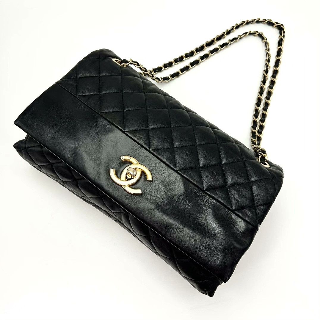 Chanel Pre-loved Bag Very good condition Size ONE SIZE - 3 Thumbnail
