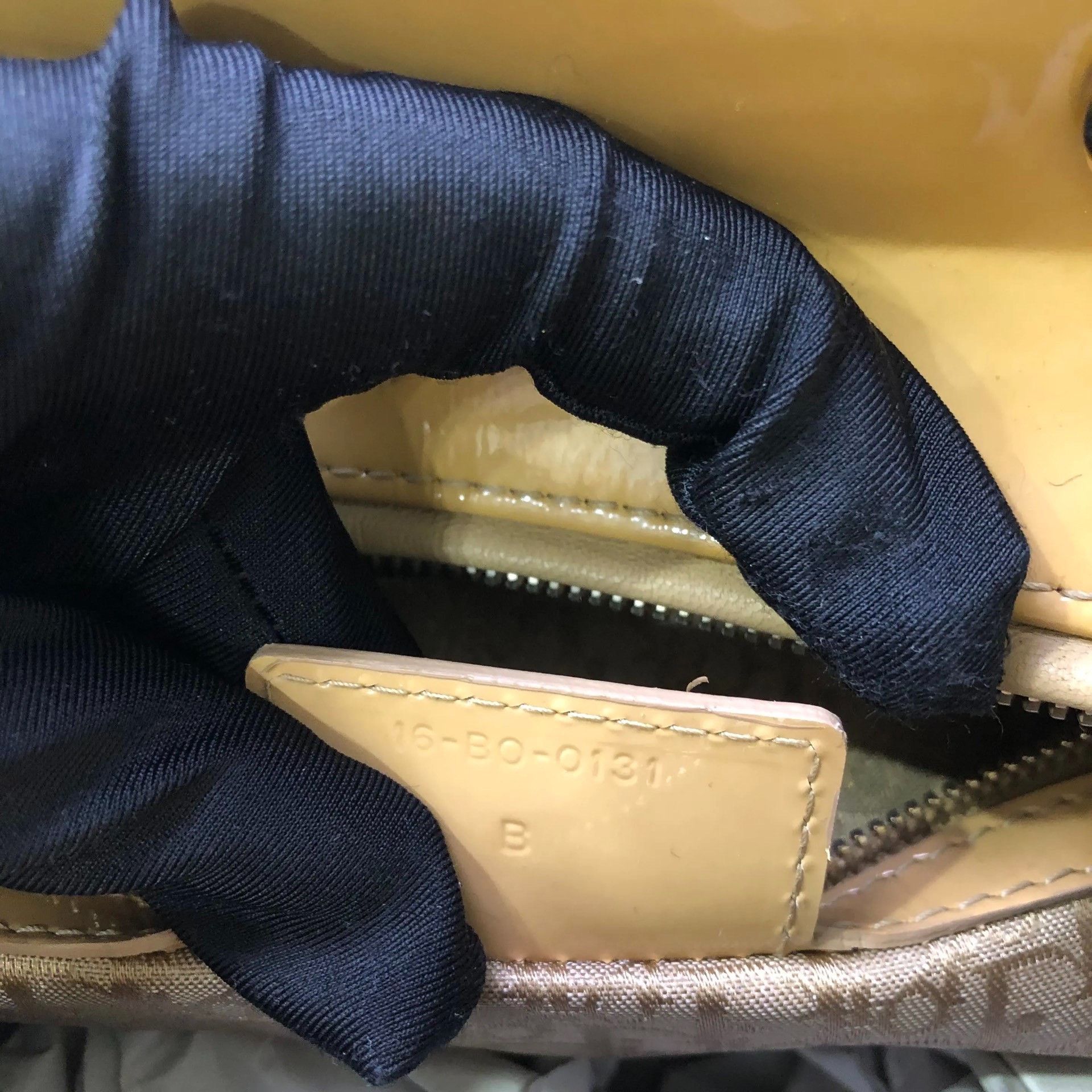 Dior Pre-loved Bag Very good condition Size ONE SIZE - 9 Thumbnail