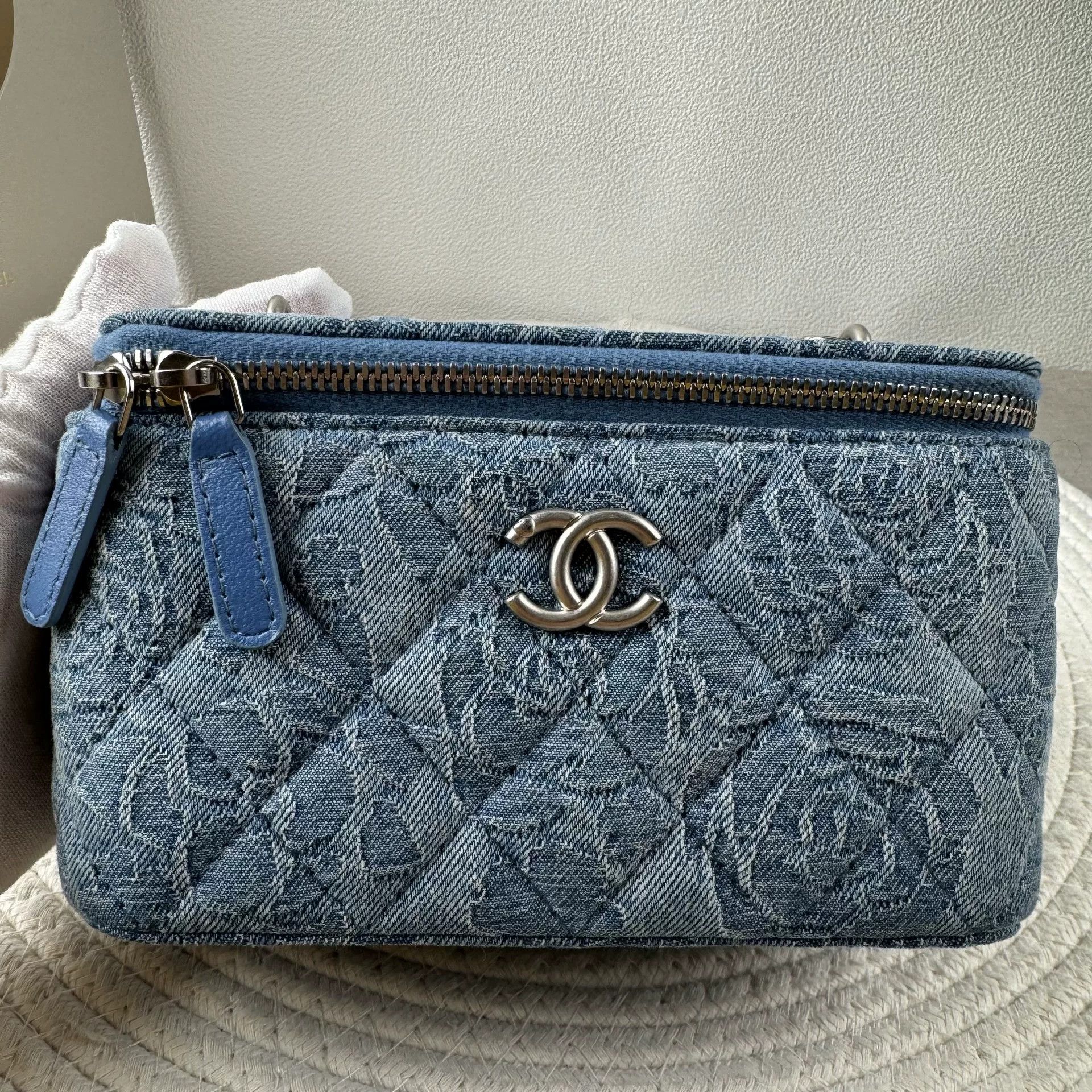 Chanel Pre-loved Bag Very good condition Size ONE SIZE - 2 Thumbnail