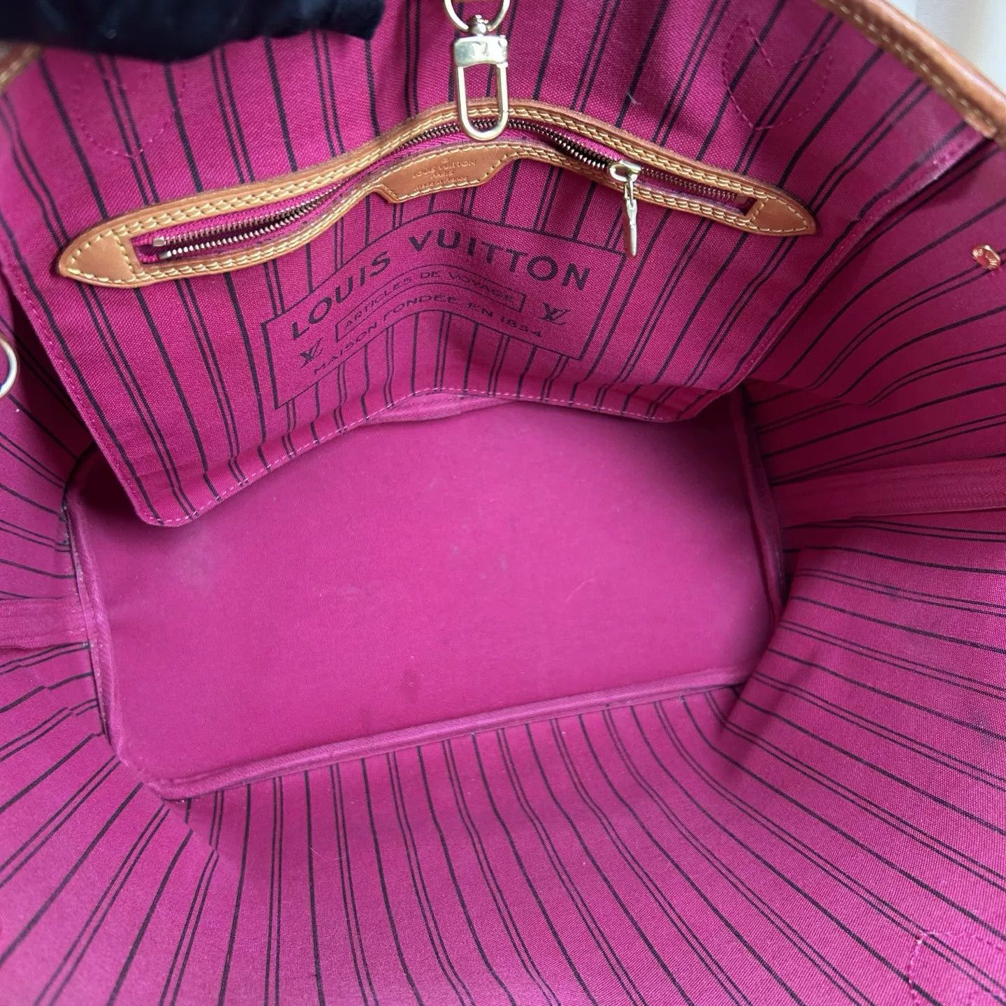 Louis Vuitton Pre-loved Bag Very good condition Size ONE SIZE - 4 Thumbnail