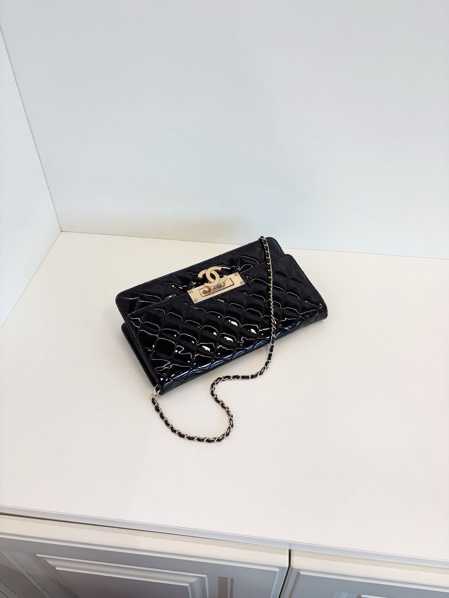 Chanel Pre-loved Bag Very good condition Size ONE SIZE - 4 Thumbnail