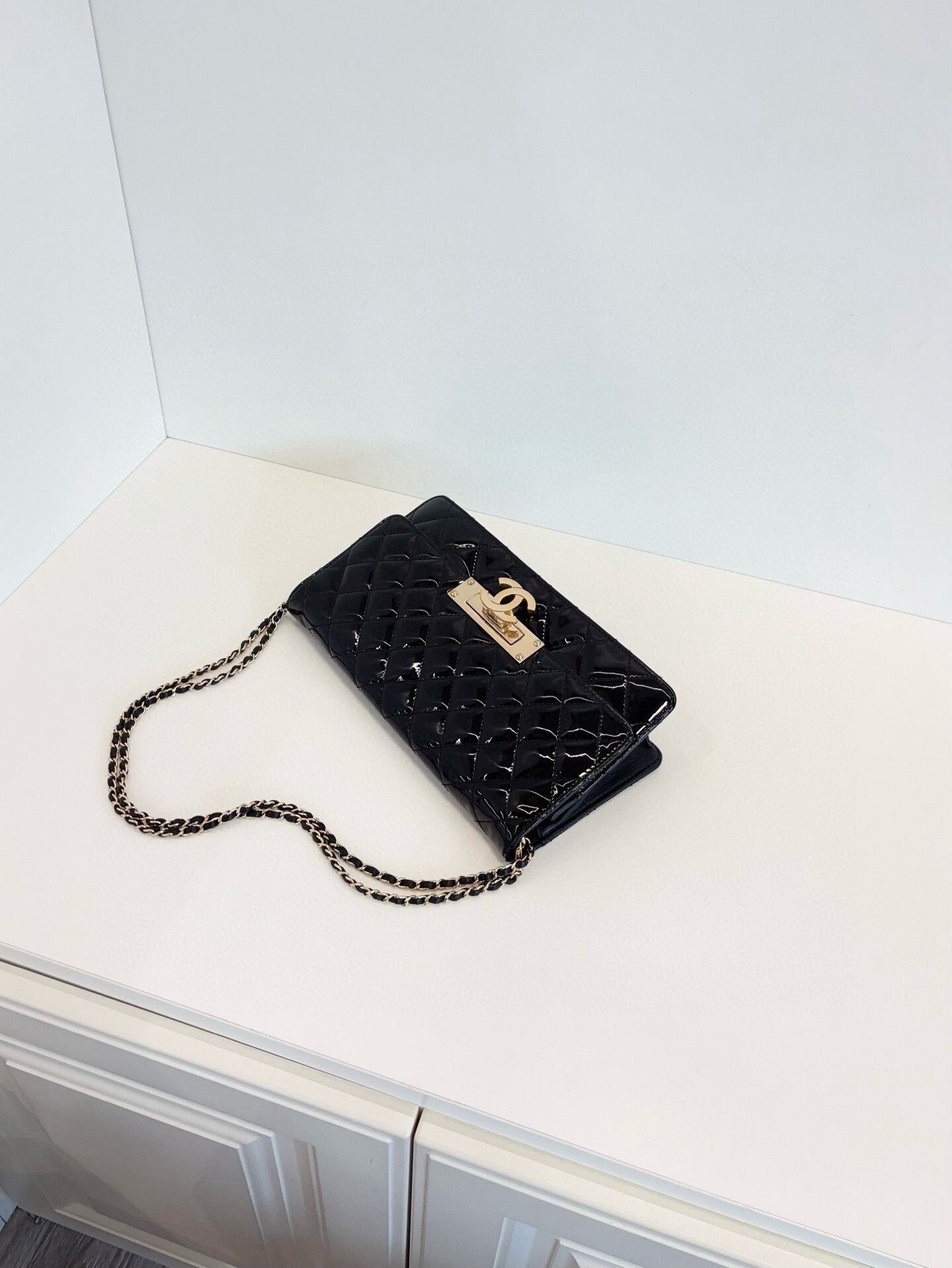 Chanel Pre-loved Bag Very good condition Size ONE SIZE - 5 Thumbnail