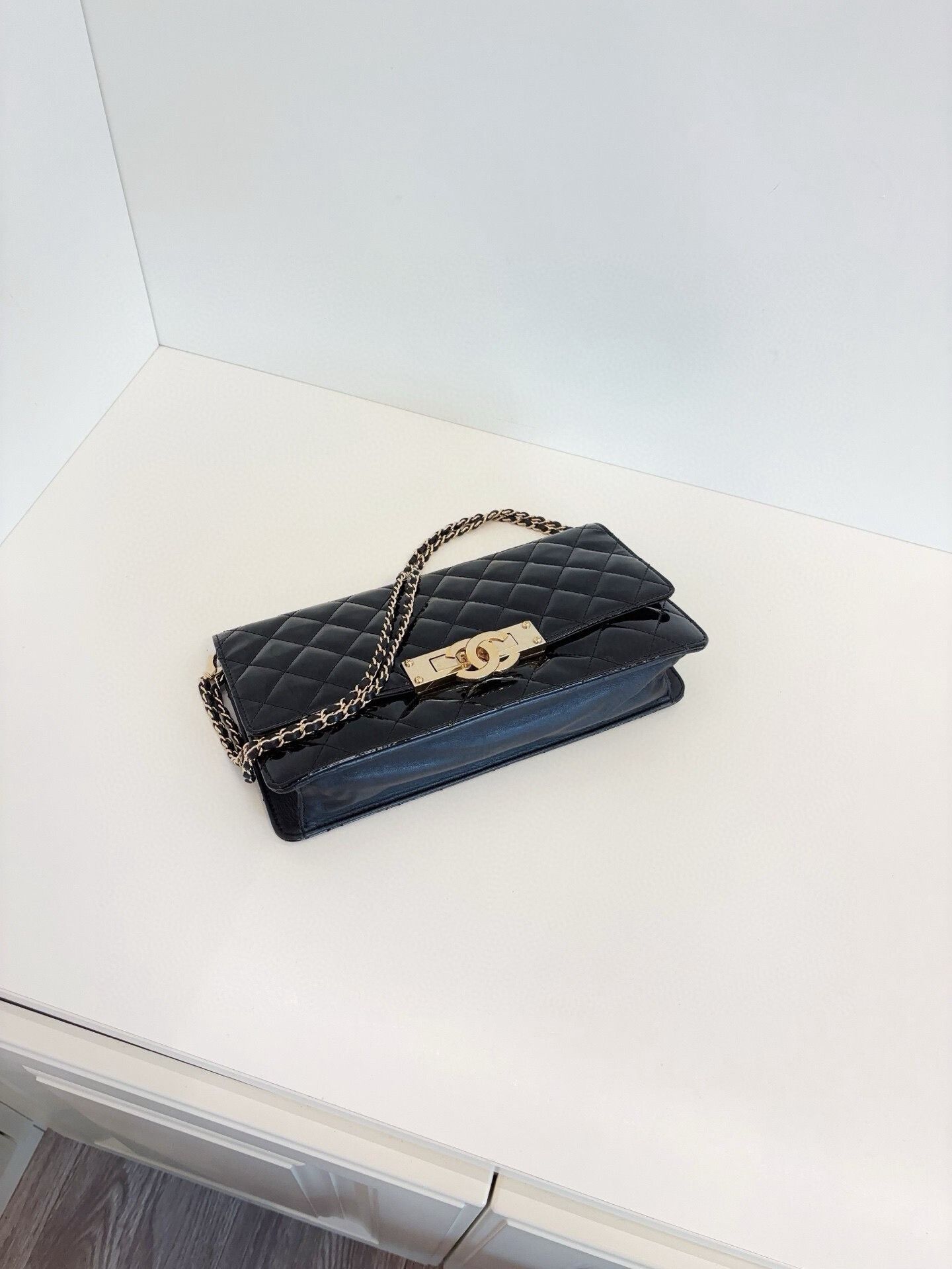 Chanel Pre-loved Bag Very good condition Size ONE SIZE - 6 Thumbnail