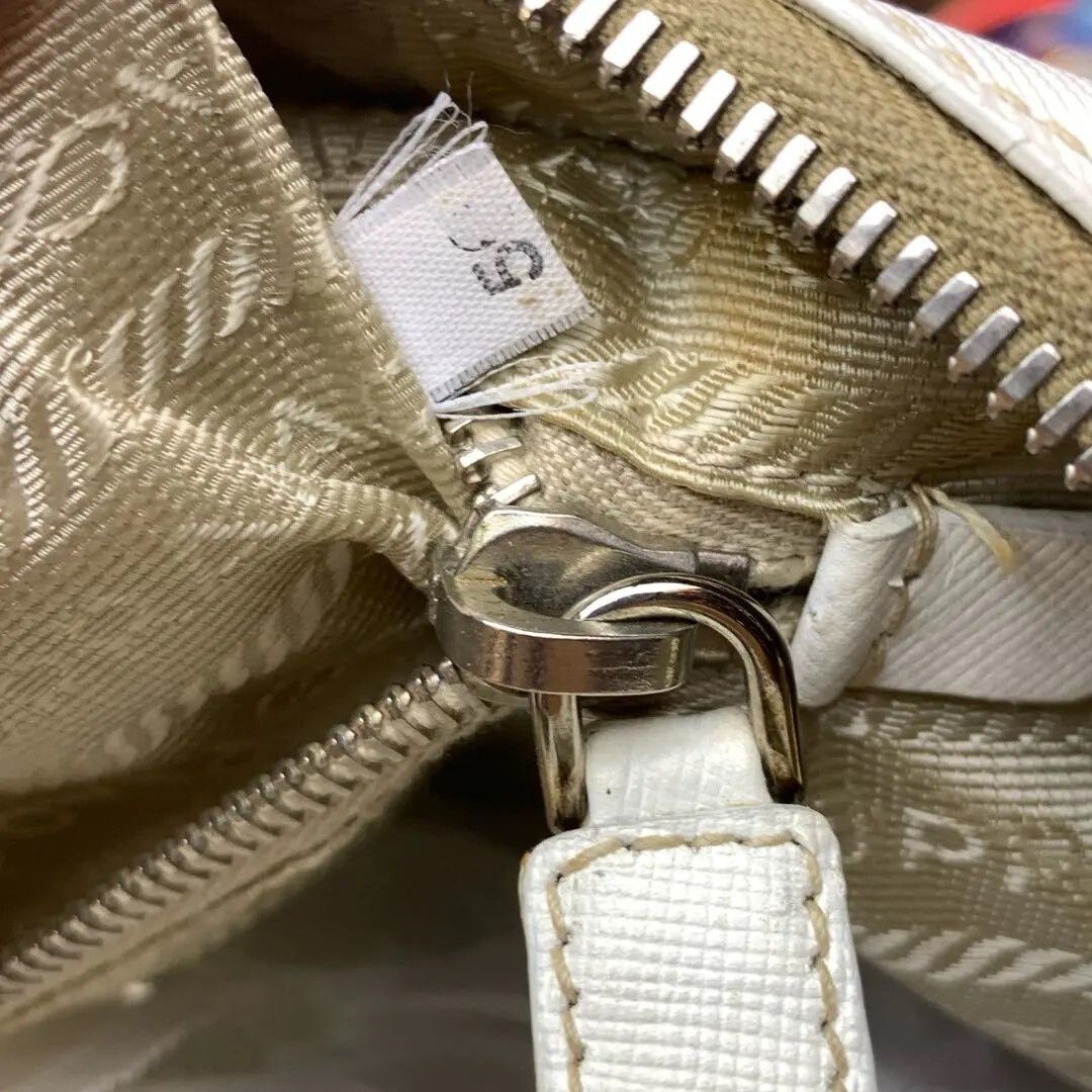 Prada Pre-loved Bag Very good condition Size ONE SIZE - 9 Thumbnail