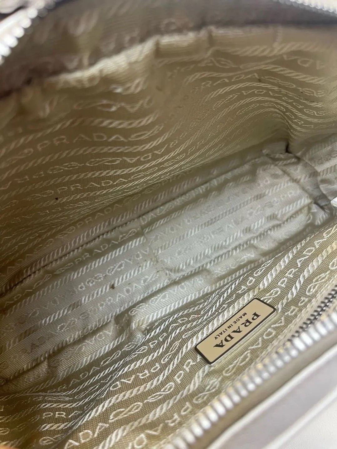 Prada Pre-loved Bag Very good condition Size ONE SIZE - 8 Thumbnail