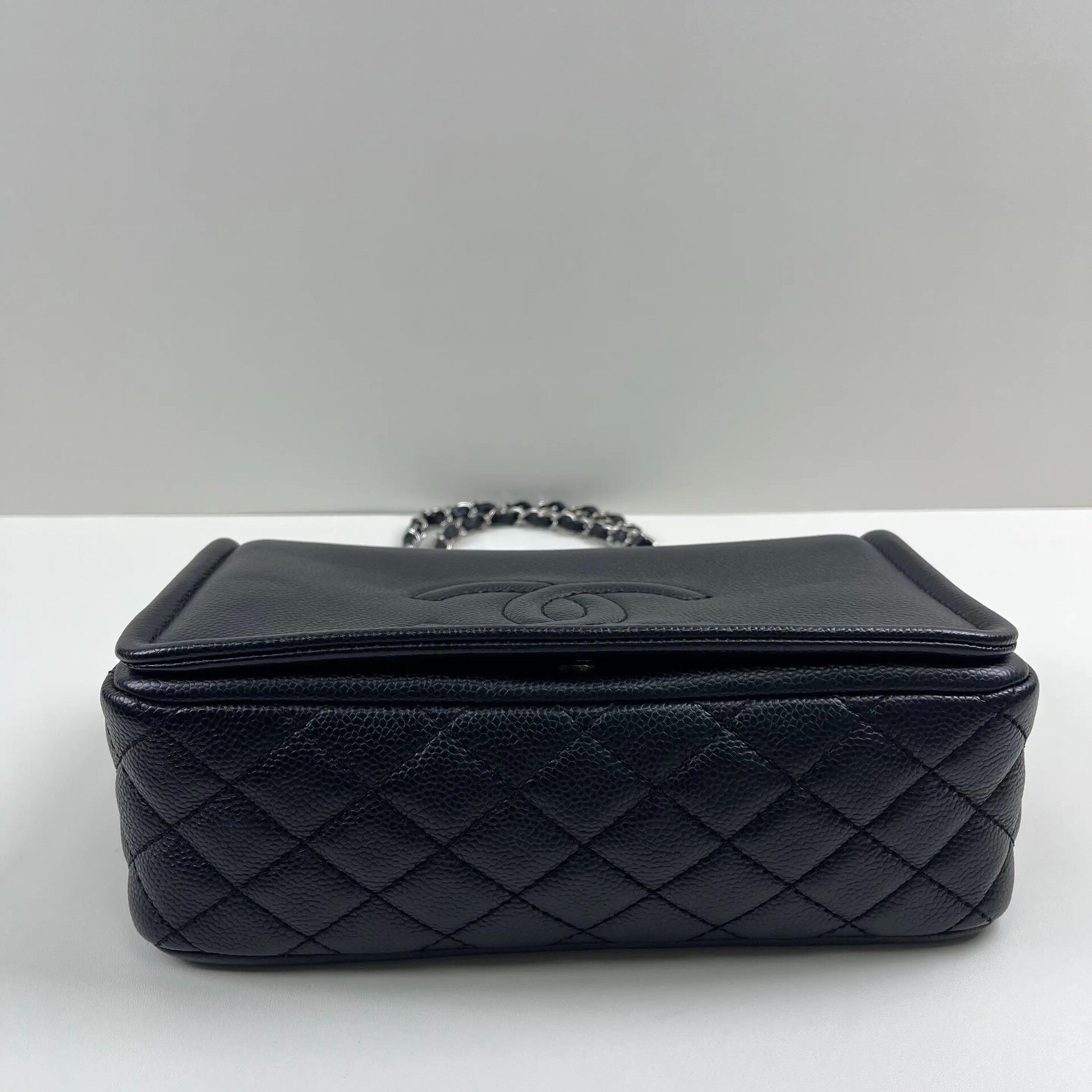 Chanel Pre-loved Bag Very good condition Size ONE SIZE - 5 Thumbnail