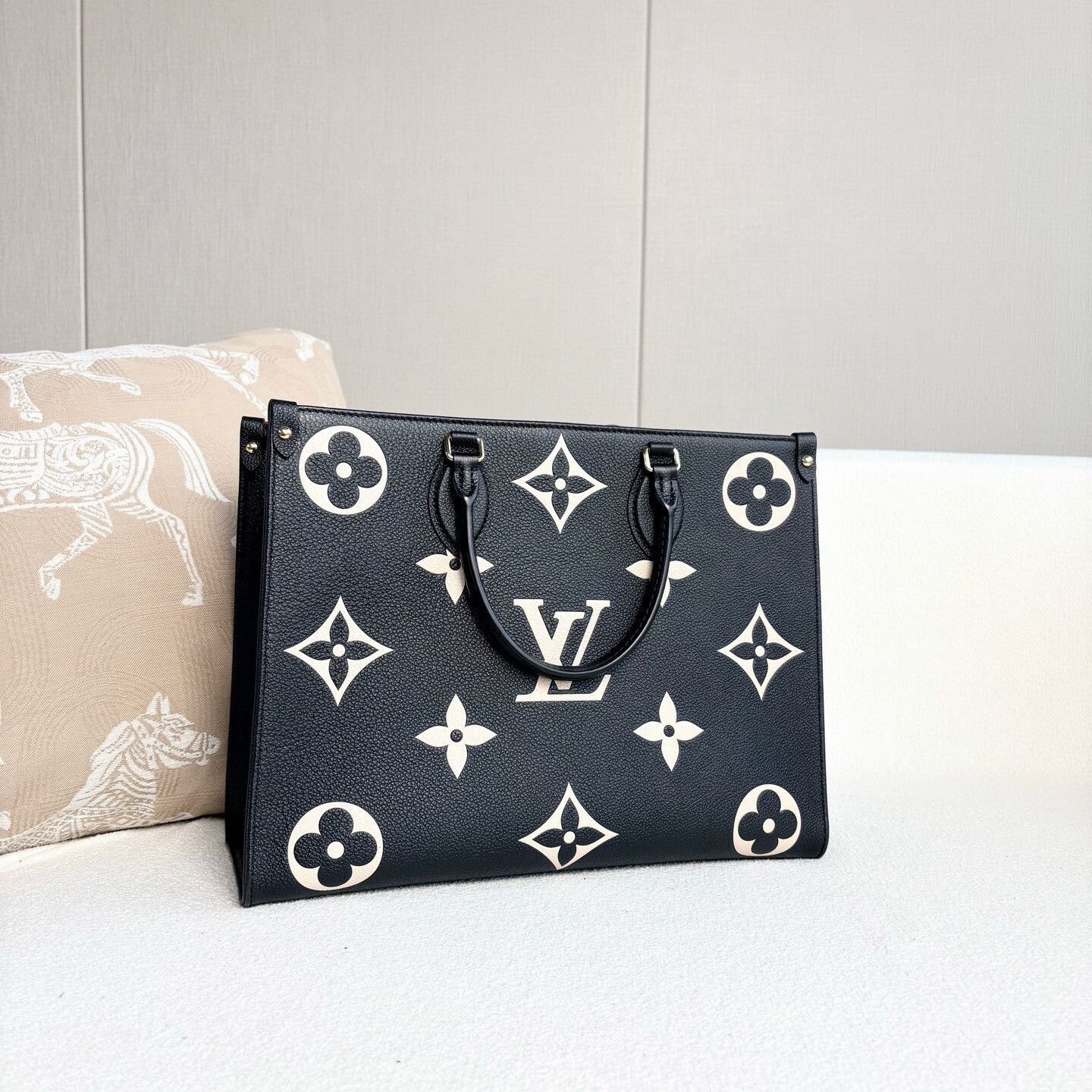 Louis Vuitton Pre-loved Bag Very good condition Size ONE SIZE - 4 Thumbnail