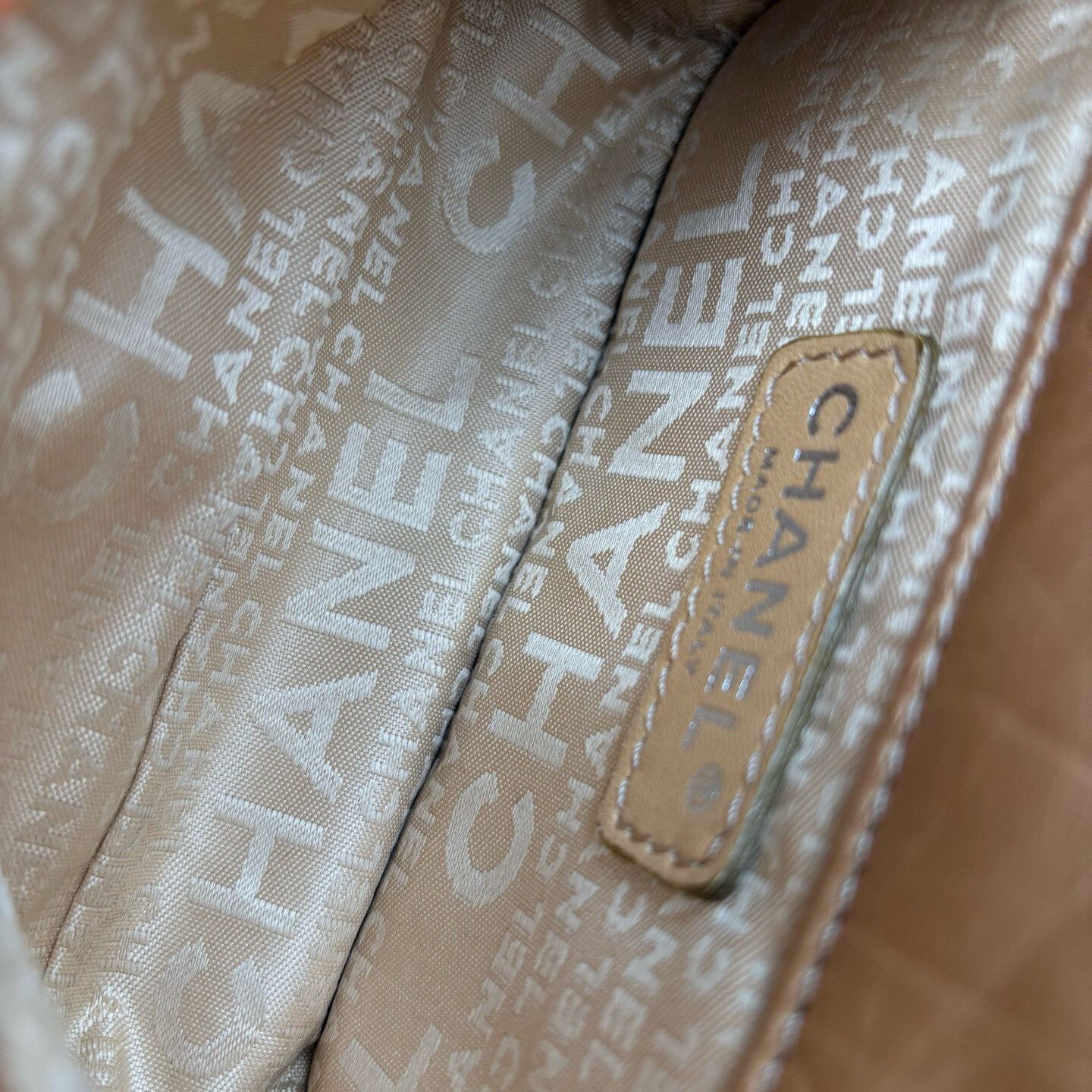 Chanel Pre-loved Bag Very good condition Size ONE SIZE - 7 Thumbnail