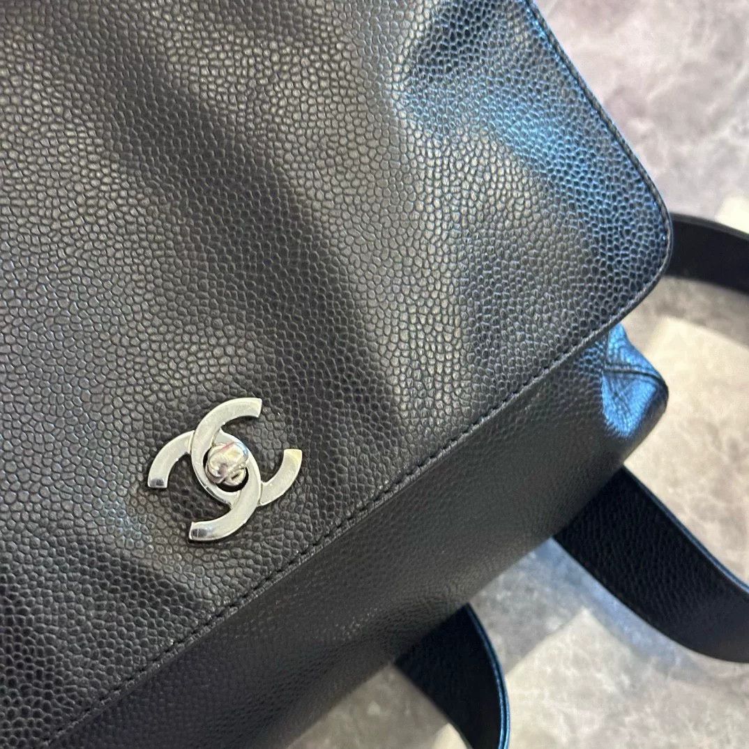 Chanel Pre-loved Bag Very good condition Size ONE SIZE - 2 Thumbnail