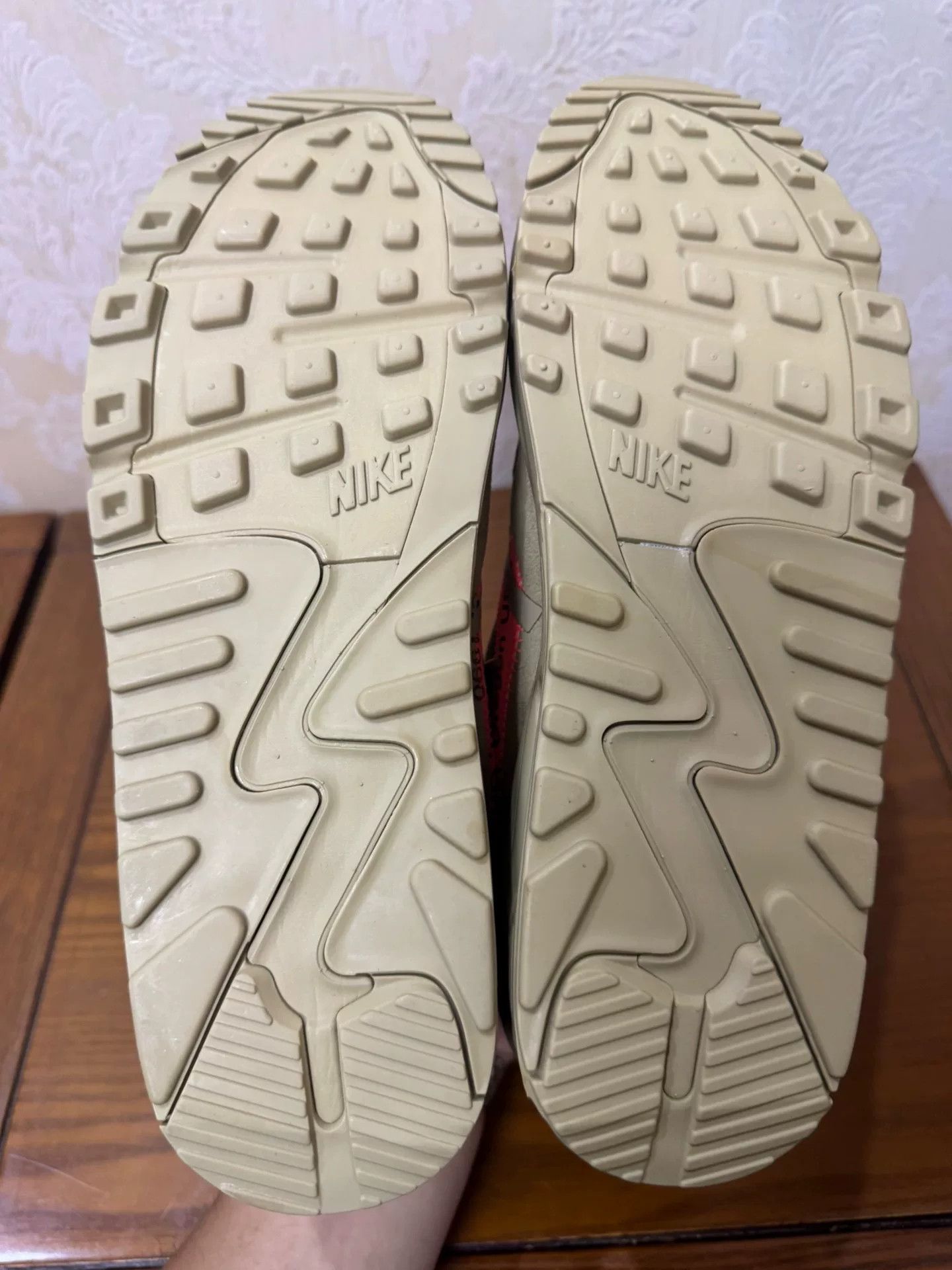 Off-White Off-White MAX90 Yellow Lowtop Sneakers 42.5 Men Size US 9.5 / EU 42-43 - 4 Thumbnail