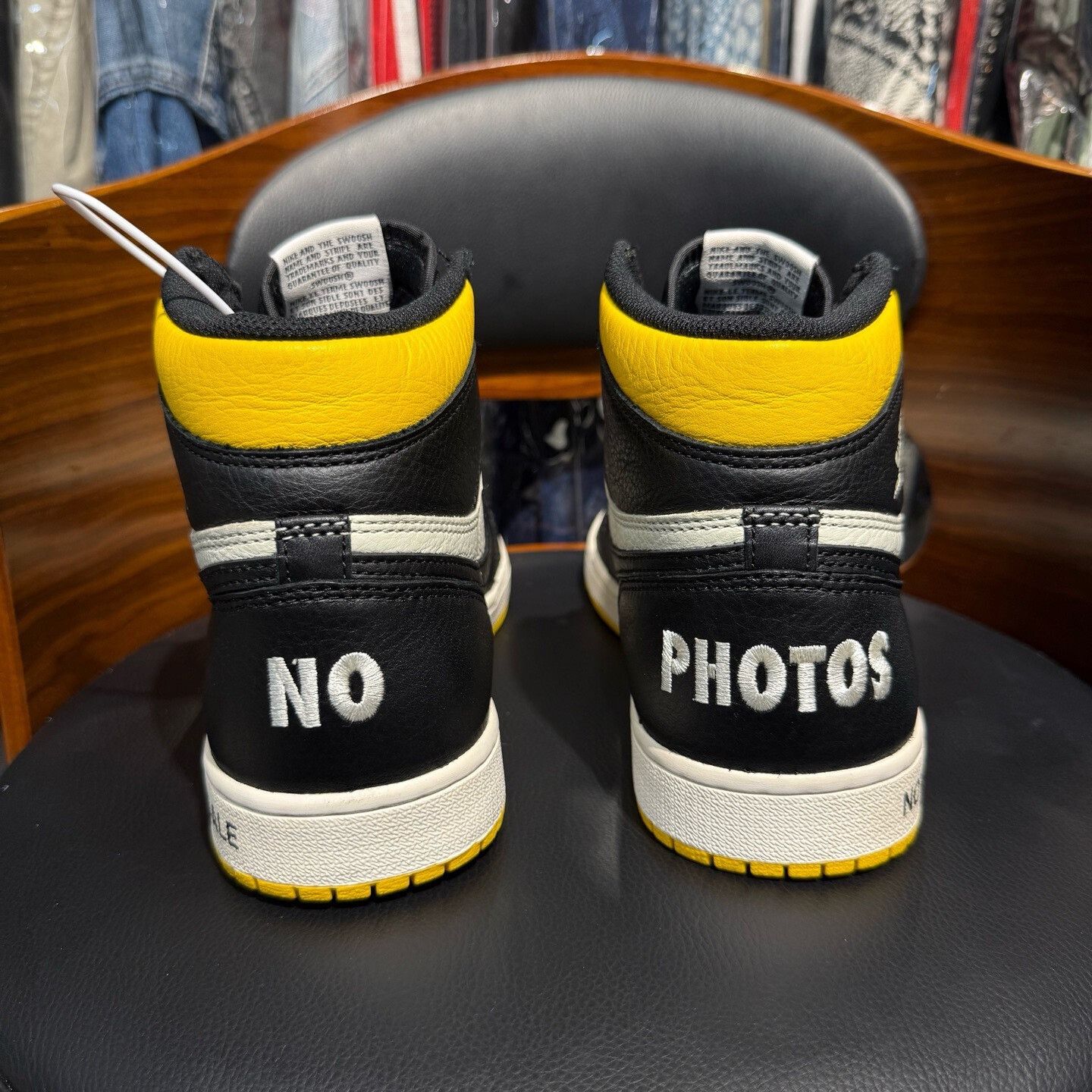Nike Nike AJ1 Yellow Lowtop Sneakers 43 Men Size US 10 / EU 43 - 3 Thumbnail