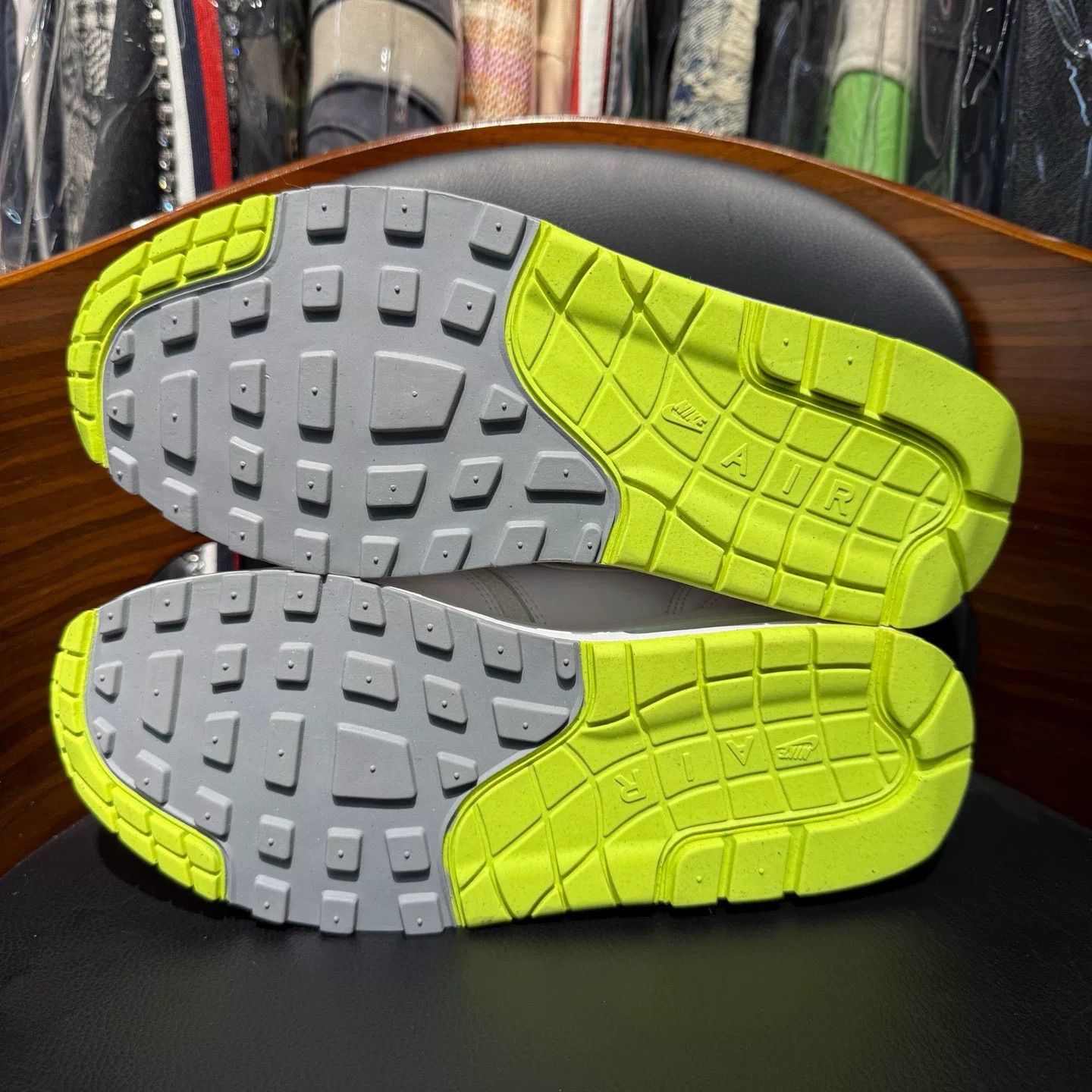 Nike Nike Green Lowtop Sneakers 42 Men Size US 9 / EU 42 - 7 Thumbnail