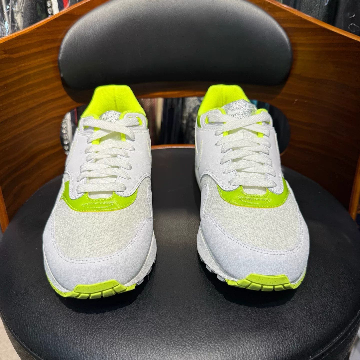 Nike Nike Green Lowtop Sneakers 42 Men Size US 9 / EU 42 - 2 Thumbnail