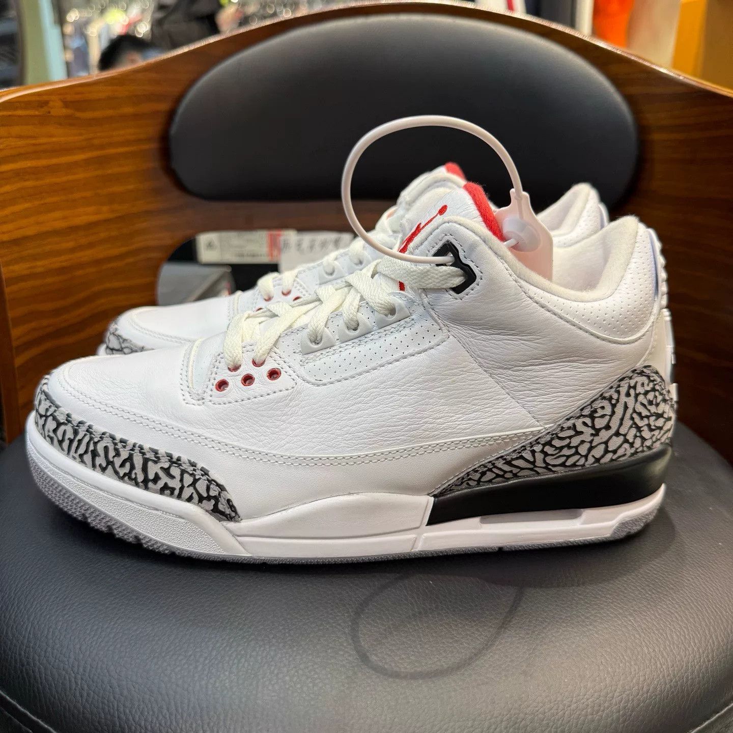 Nike Nike AJ3 White Lowtop Sneakers 41 Men Size US 8.5 / EU 41-42 - 6 Thumbnail