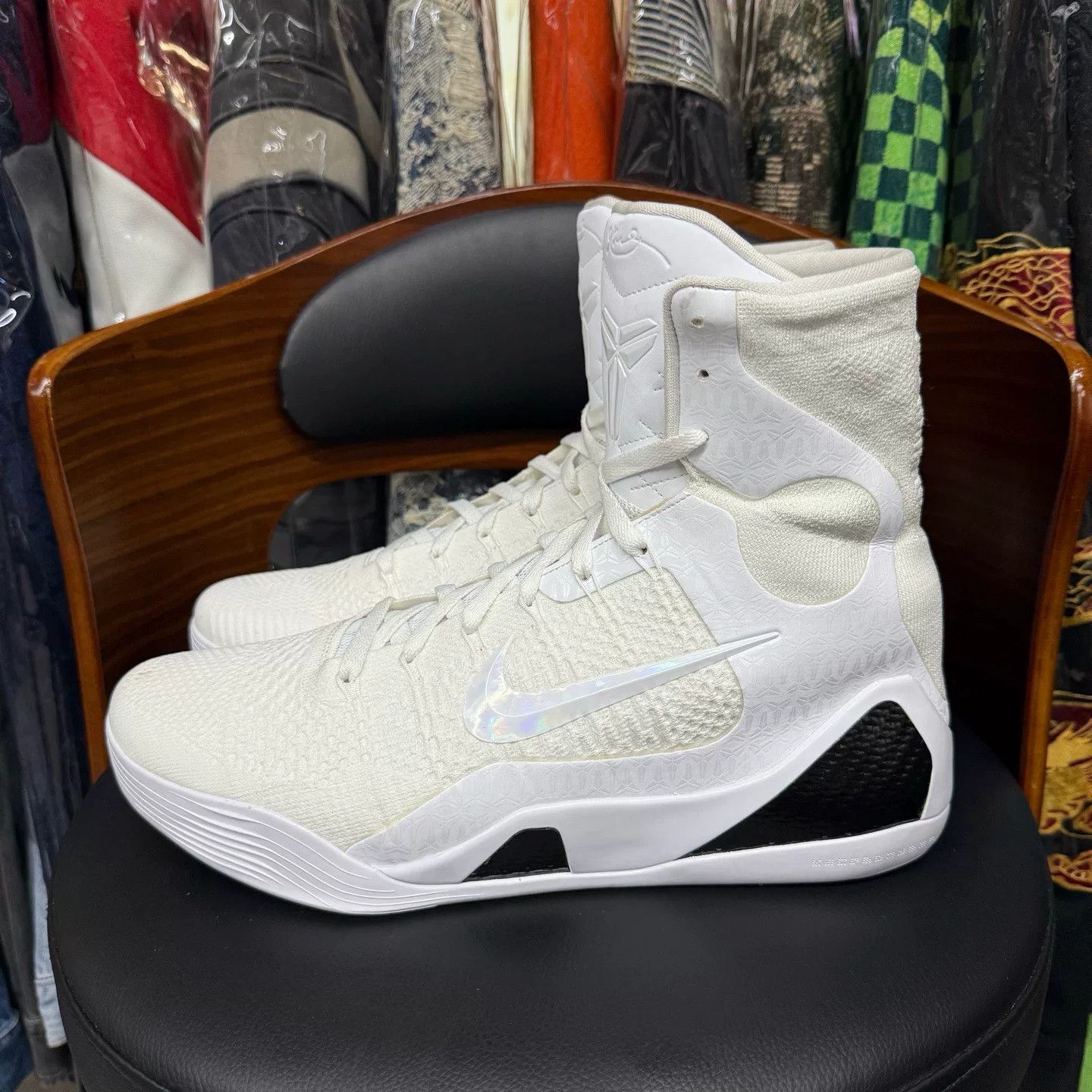 Nike Nike KOBE9 White Lowtop Sneakers 46 Men Size US 12 / EU 45 - 6 Thumbnail