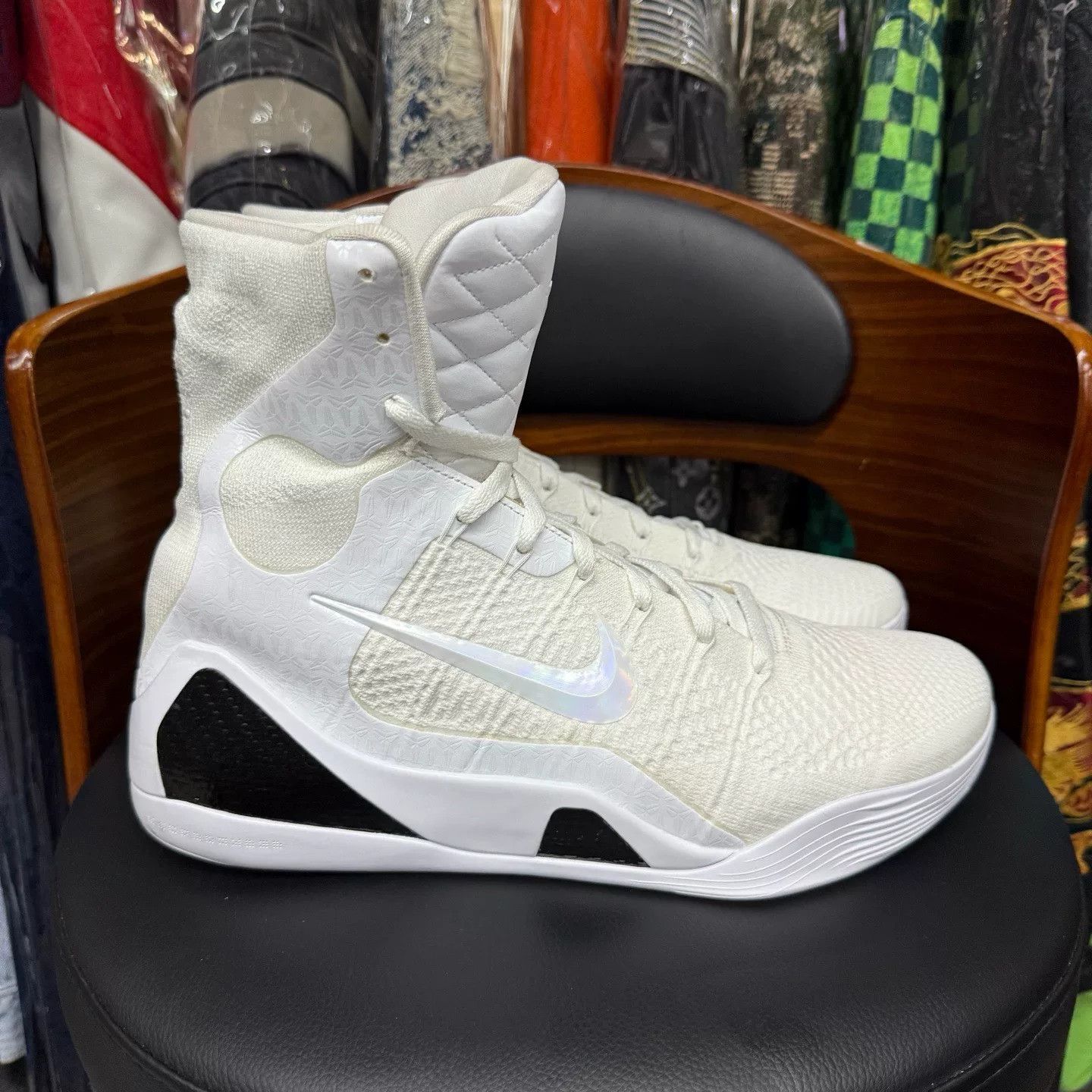 Nike Nike KOBE9 White Lowtop Sneakers 46 Men Size US 12 / EU 45 - 4 Thumbnail
